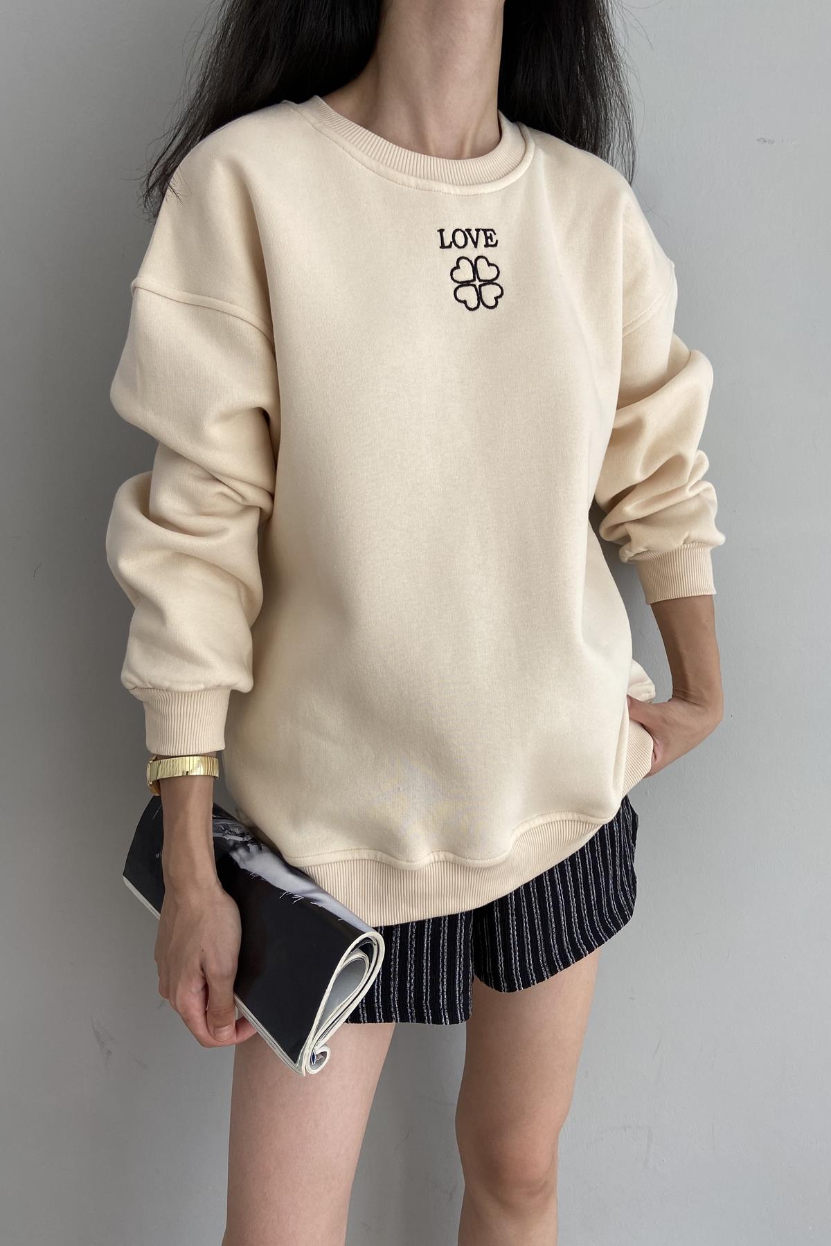 BİSİKLET YAKA BASKILI NAKIŞ DETAY SWEATSHIRT