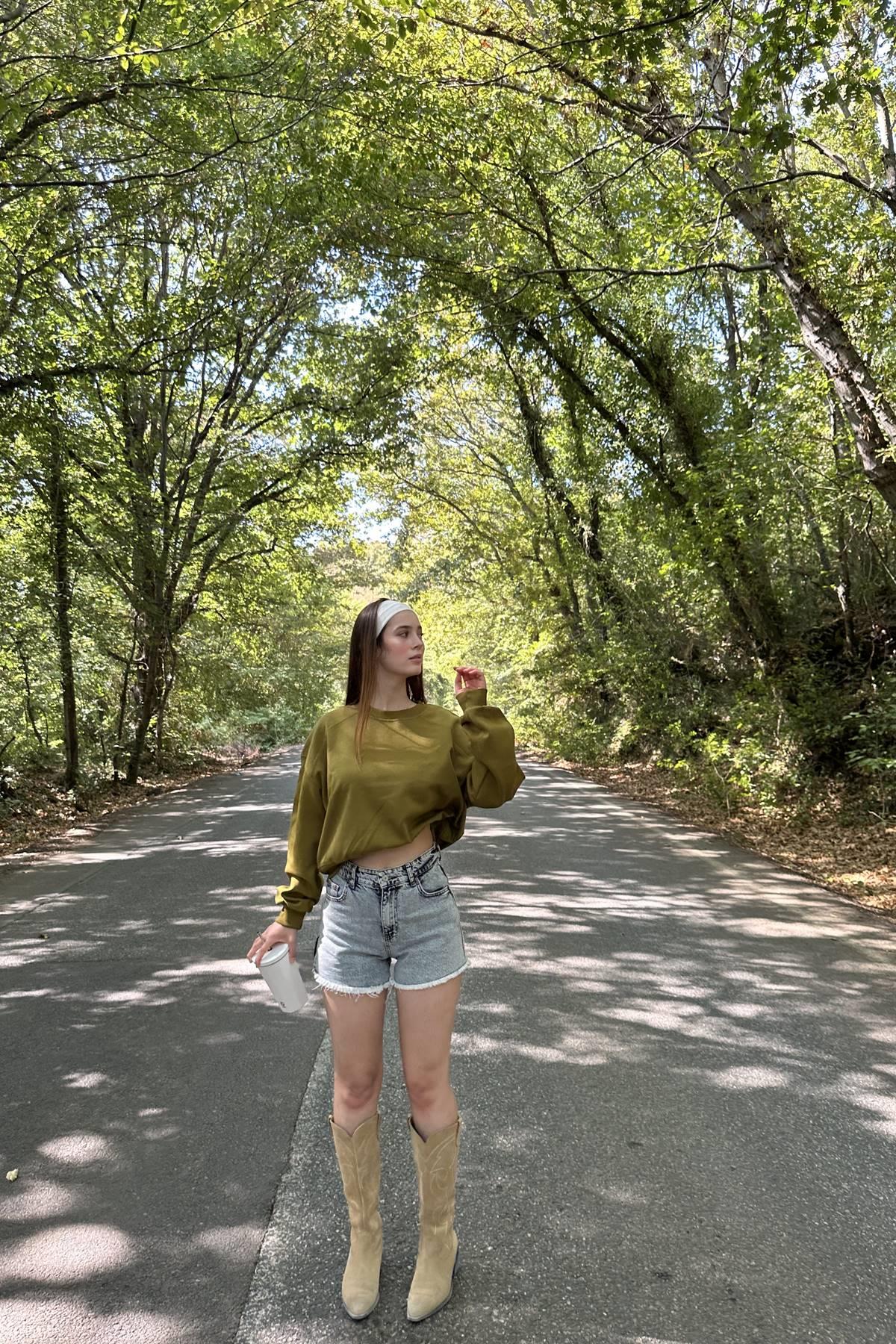 BİSİKLET YAKA CROP SWEATSHIRT