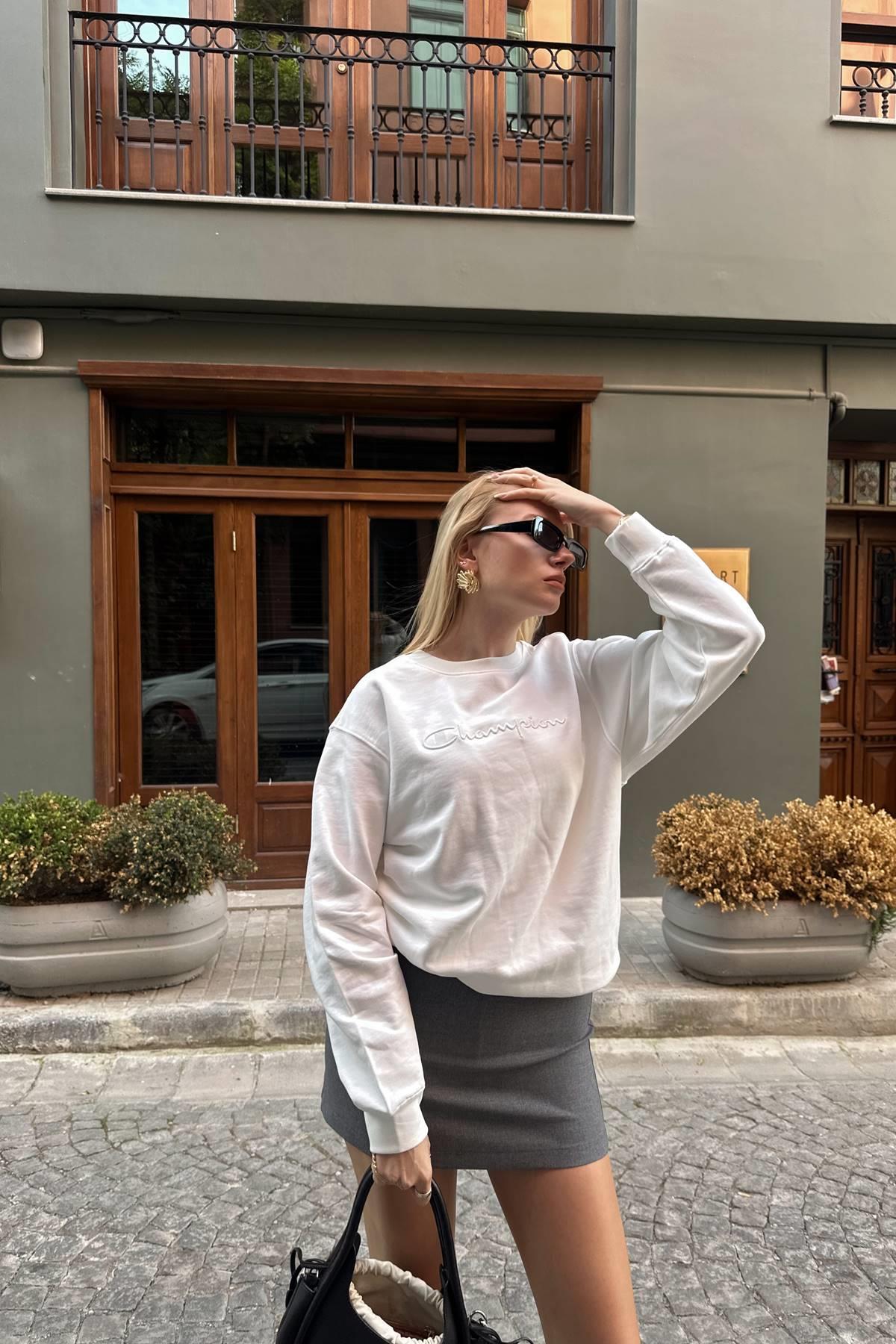 BİSİKLET YAKA NAKIŞ DETAY SWEATSHIRT