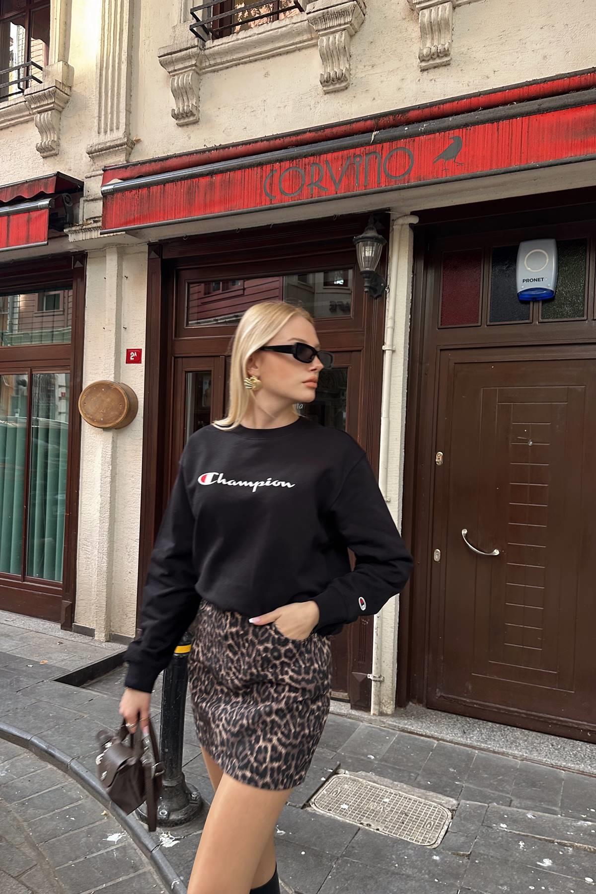 BİSİKLET YAKA NAKIŞ DETAY SWEATSHIRT