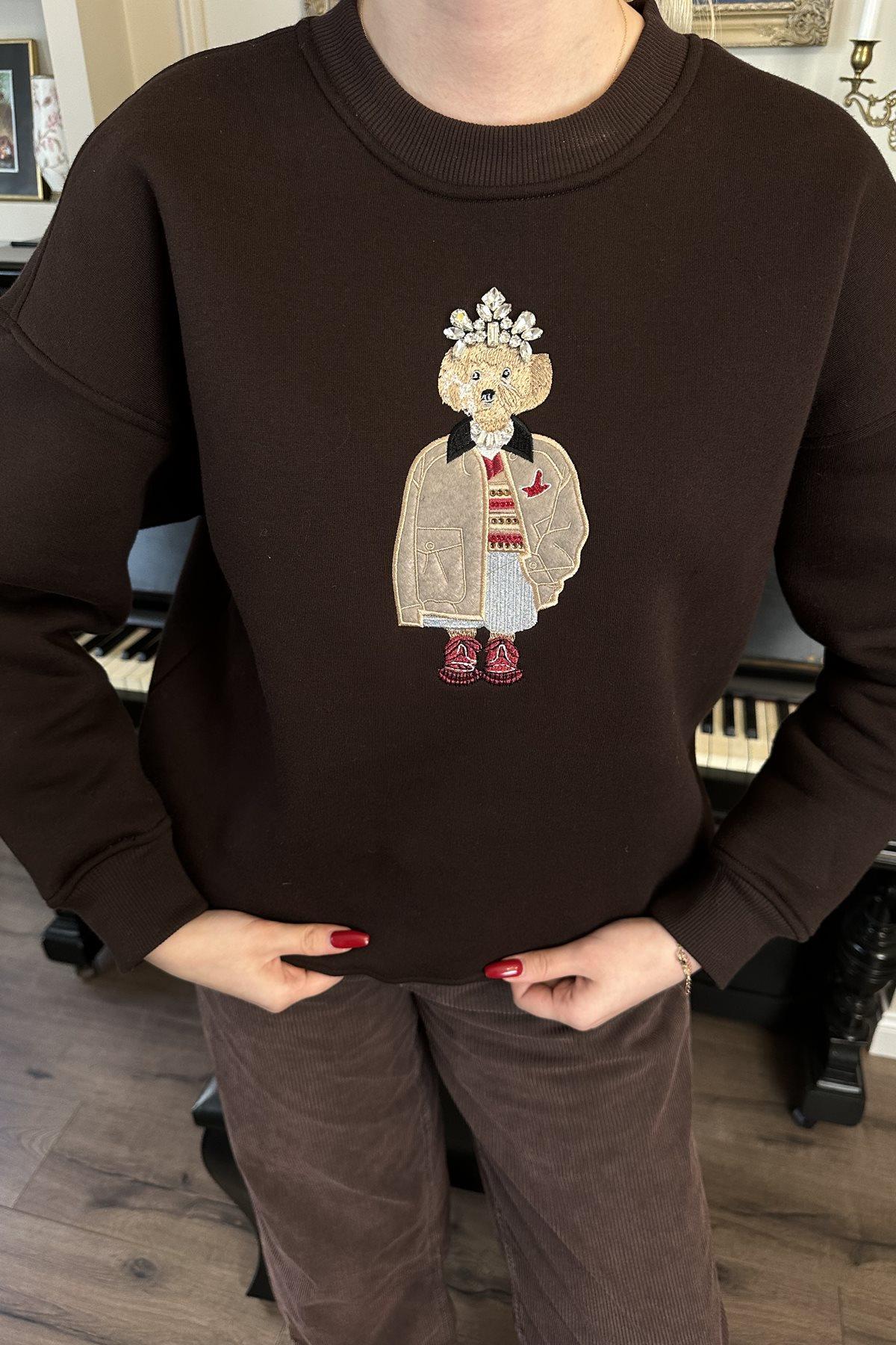 BİSİKLET YAKA NAKIŞ VE TAŞ DETAY SWEATSHIRT