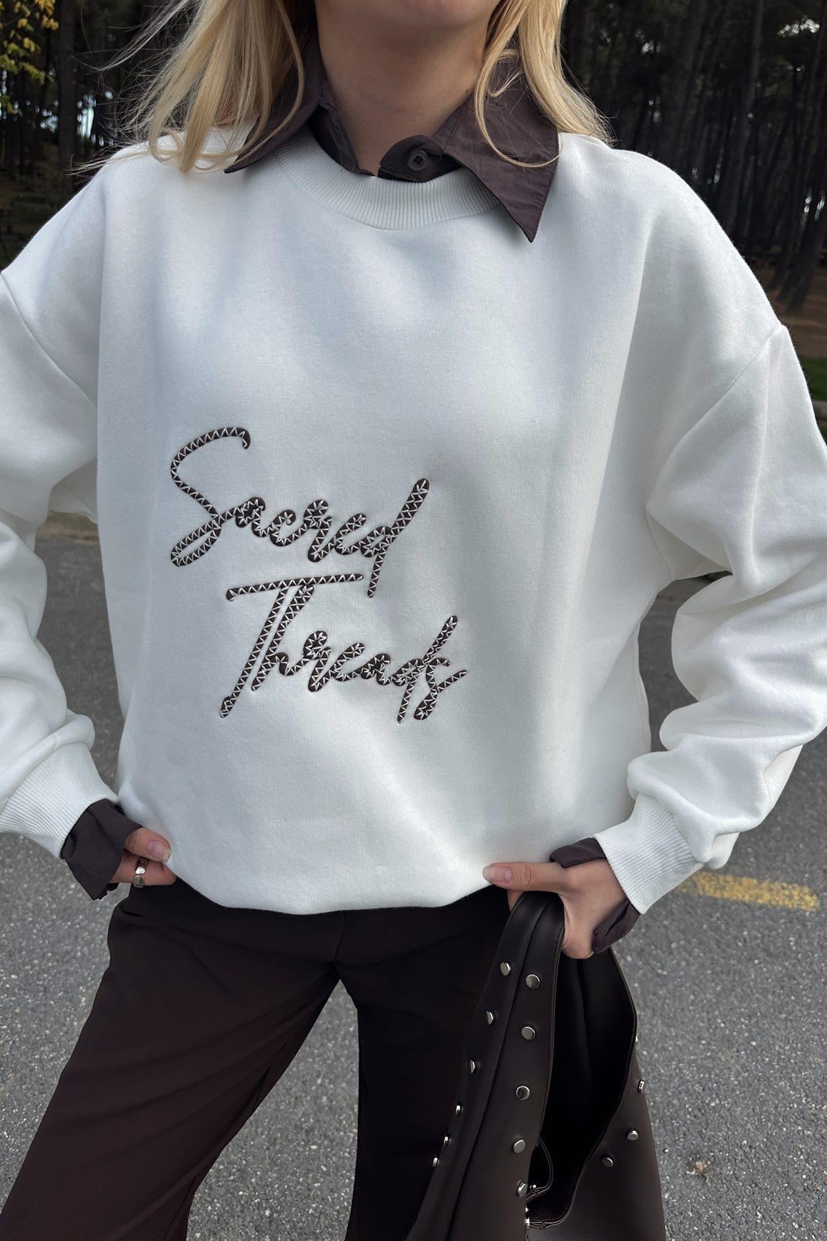 BİSİKLET YAKA NAKIŞLI GÖMLEK DETAYLI SWEATSHIRT