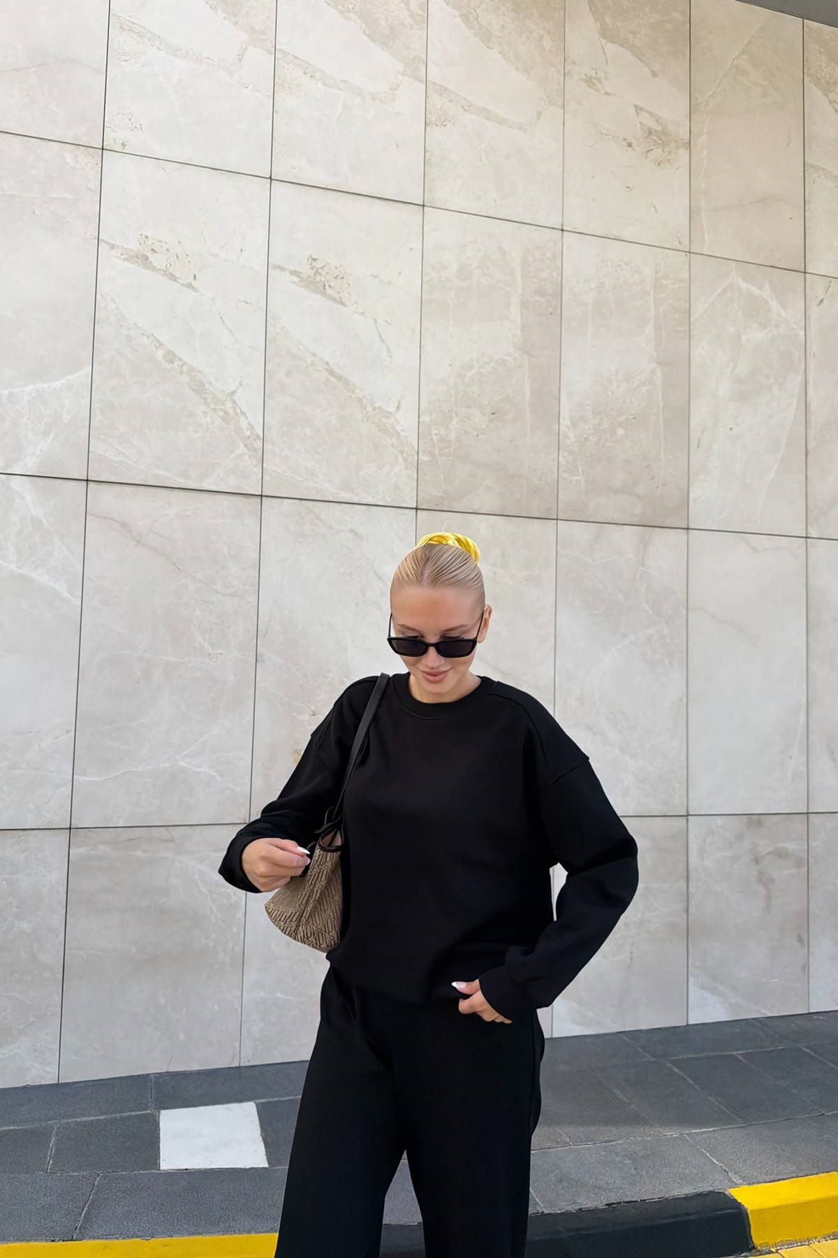BİSİKLET YAKA OMUZ ROBALI SWEATSHIRT