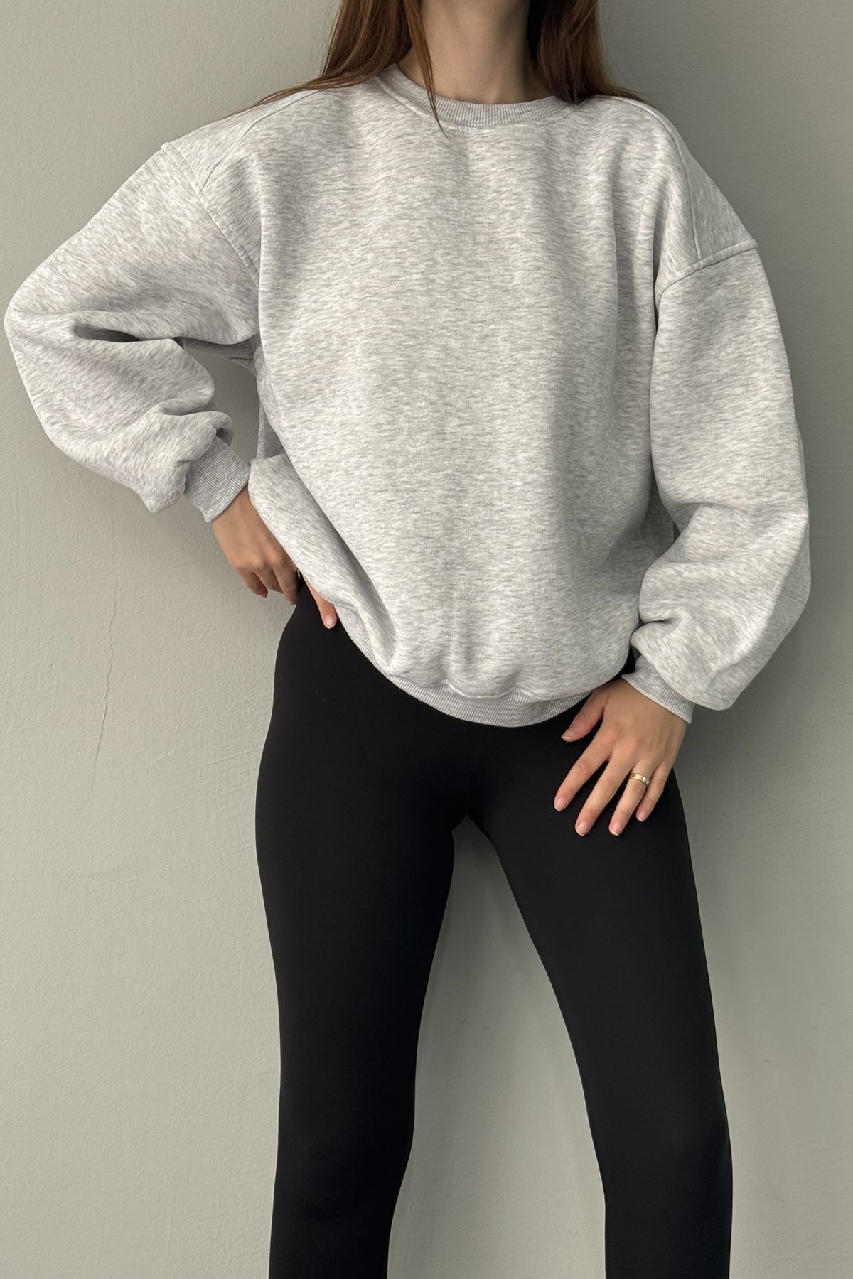 BİSİKLET YAKA OMUZ ROBALI SWEATSHIRT