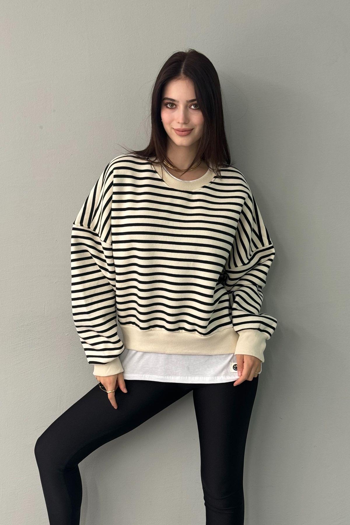 ÇİZGİ DETAYLI GARNİLİ SWETSHIRT