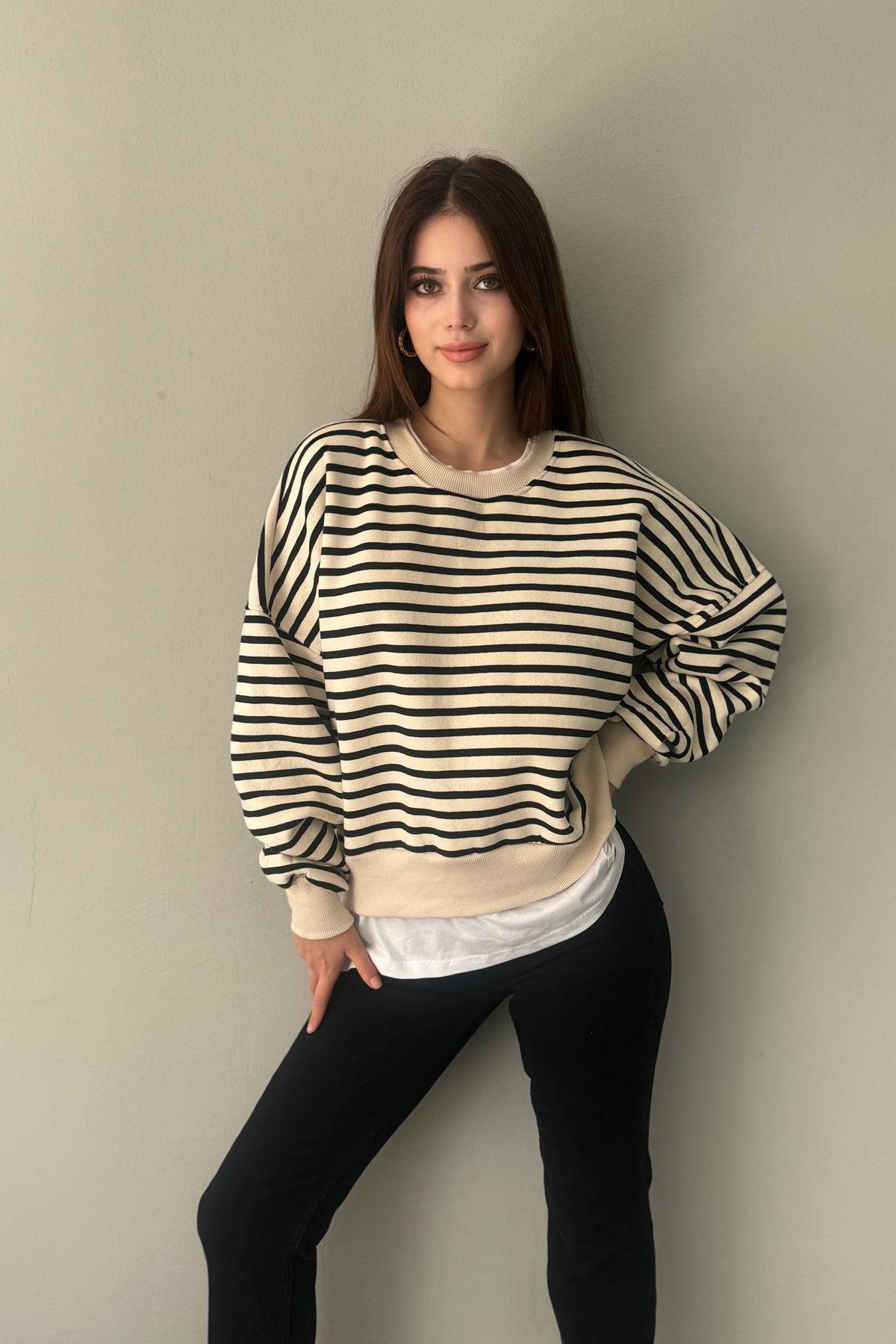 ÇİZGİ DETAYLI GARNİLİ SWETSHIRT