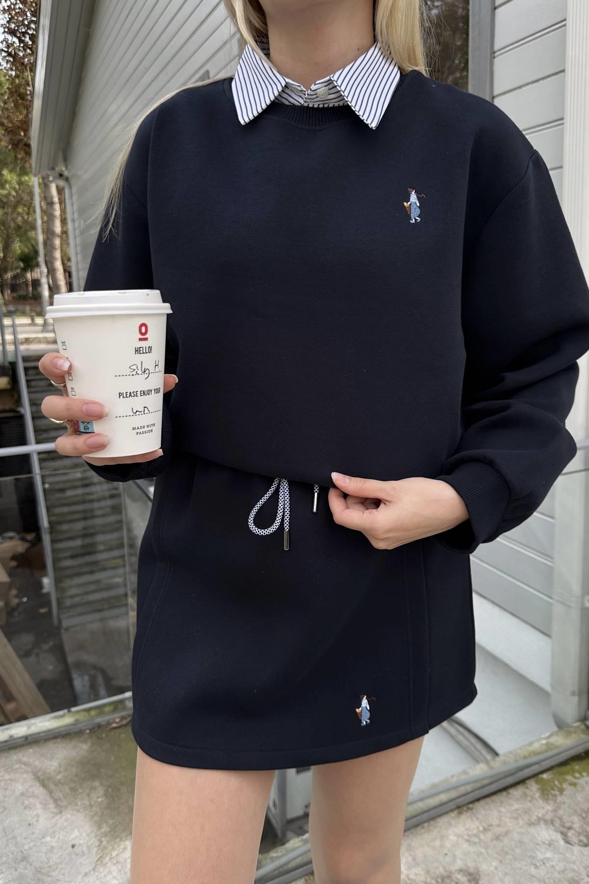 ÇİZGİ DETAYLI SWEATSHIRT