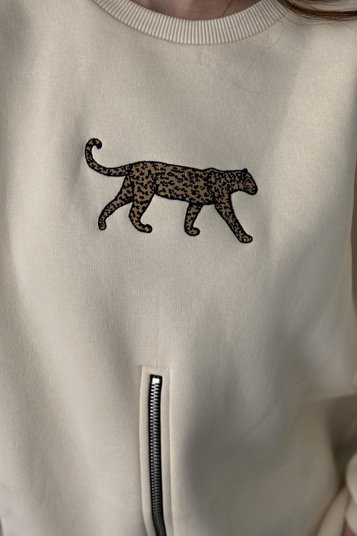 FERMUAR VE NAKIŞ DETAYLI SWEATSHIRT