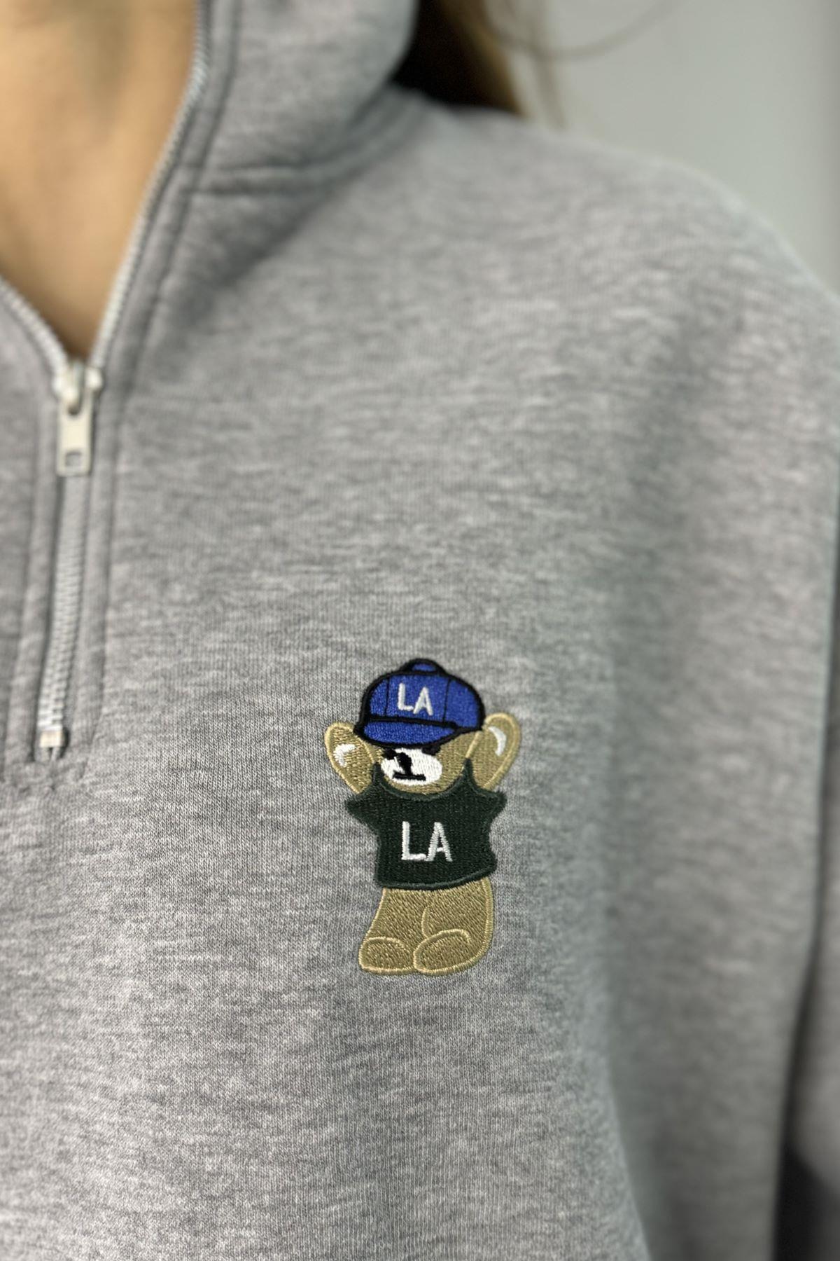 FERMUARLI NAKIŞLI DETAYLI SWEATSHIRT