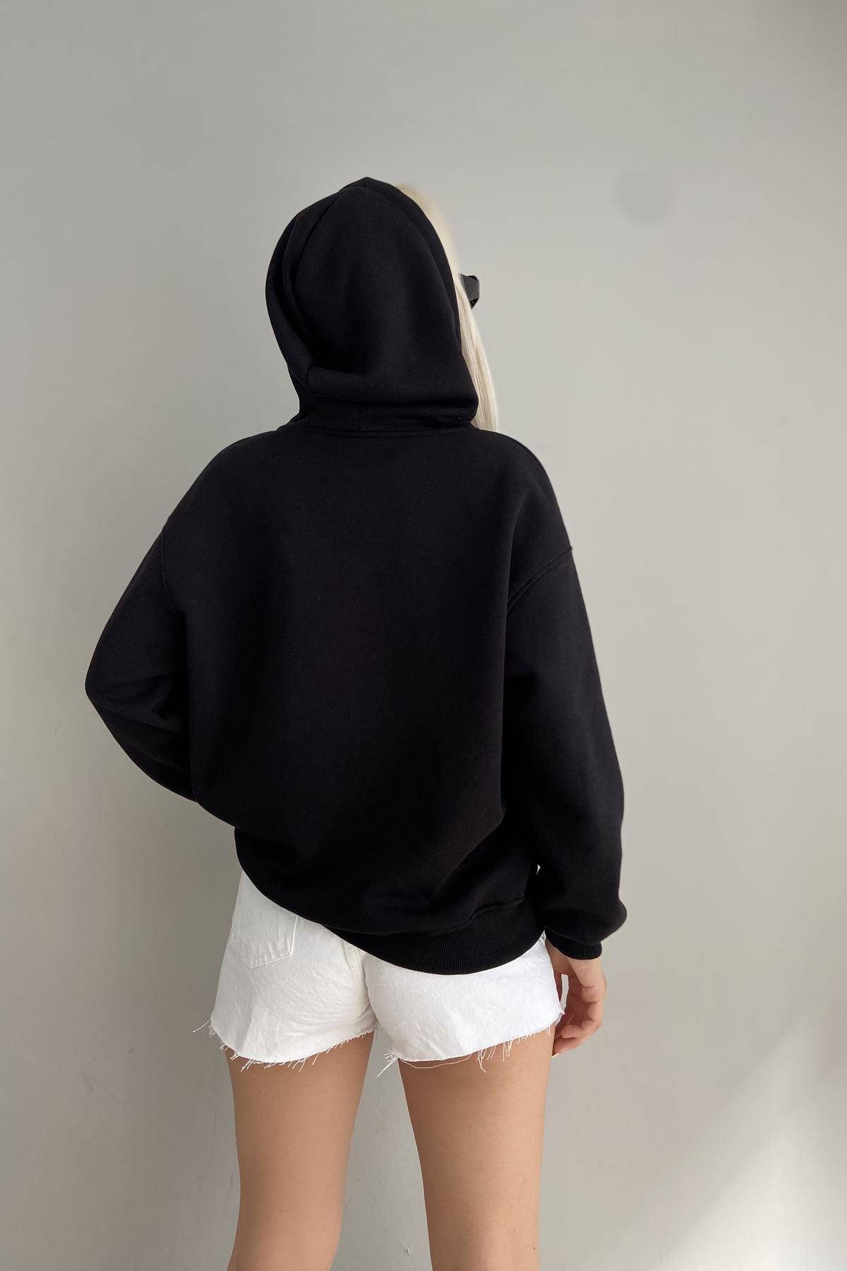 KALP NAKIŞLI KAPŞONLU SWEATSHIRT