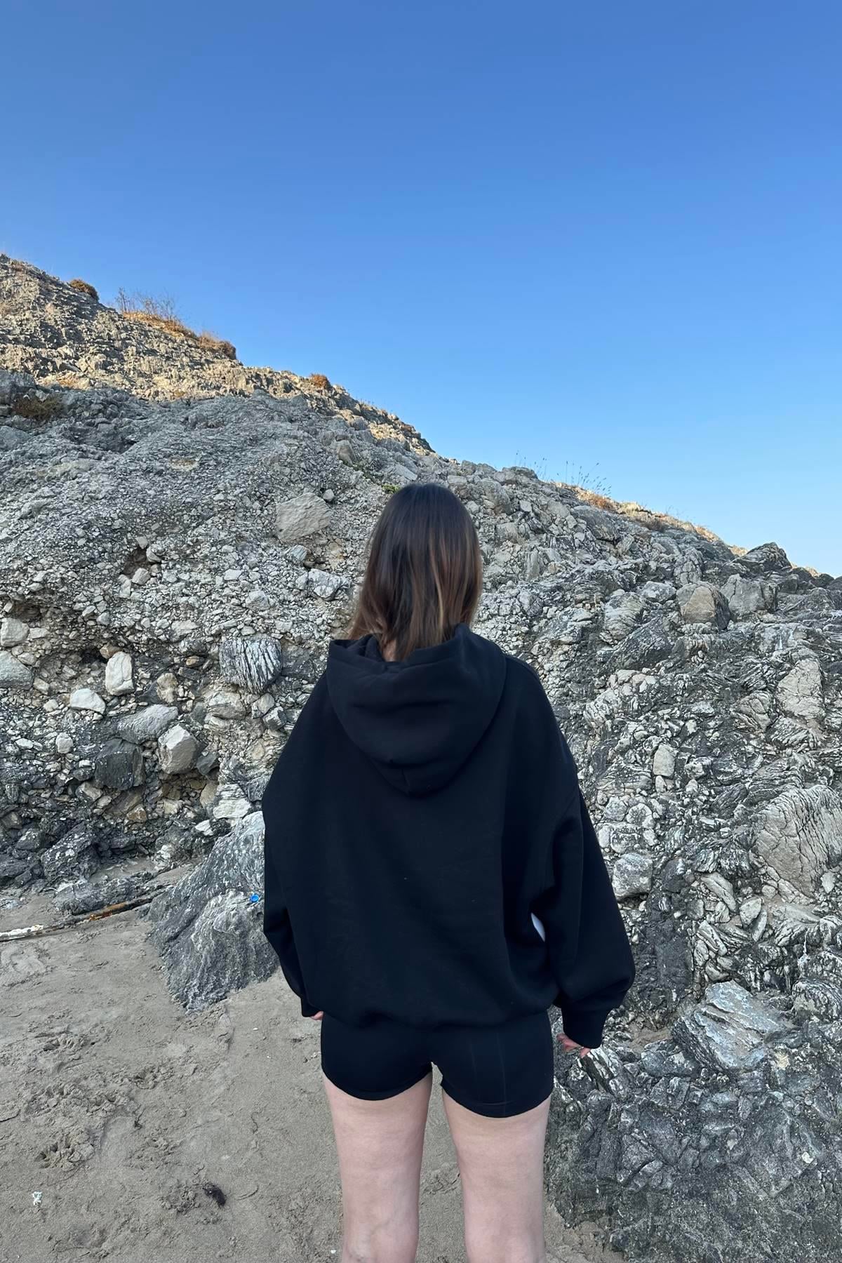 KAPŞONLU CEPLİ SWEATSHIRT