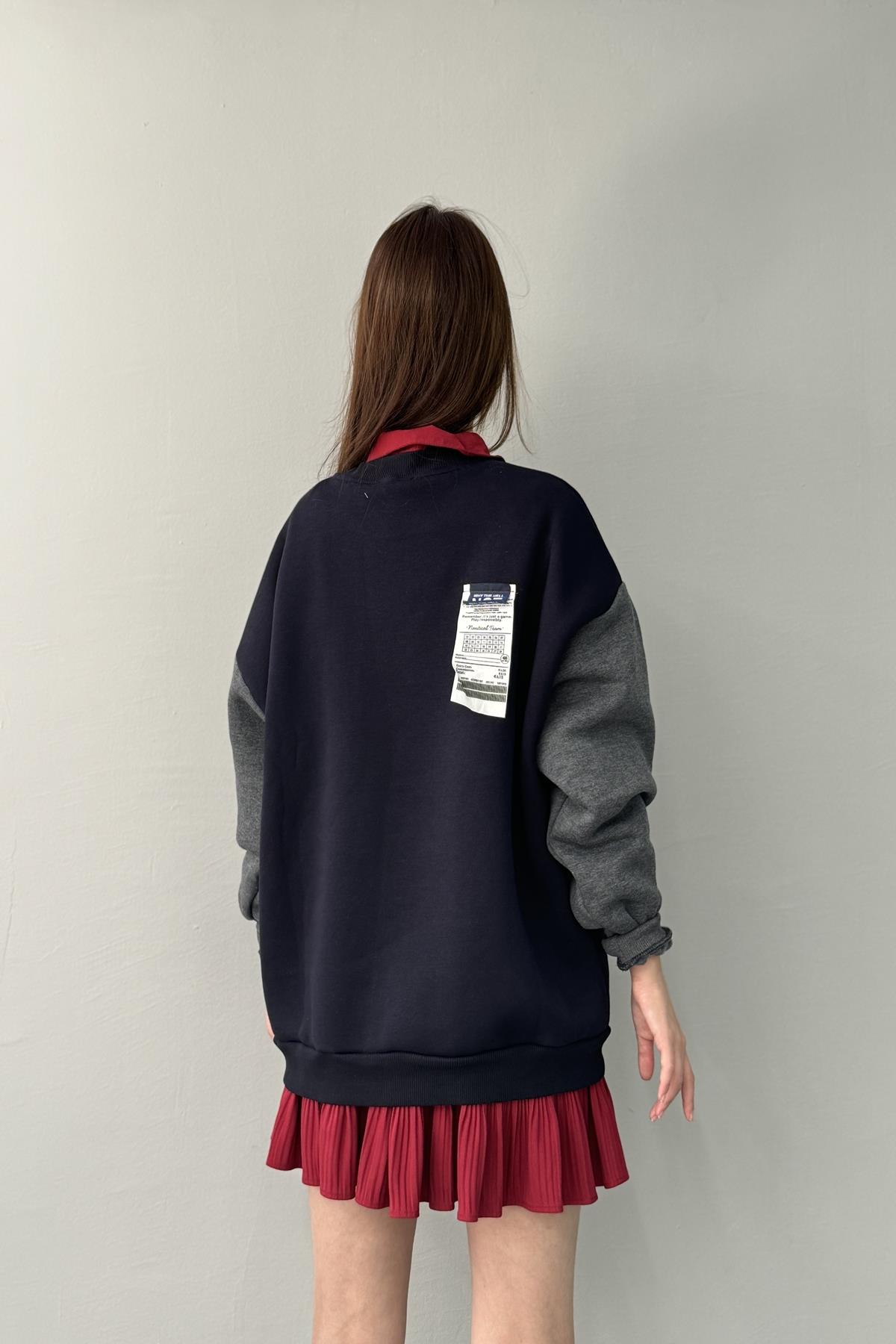 KEÇE DETAYLI SWEATSHIRT
