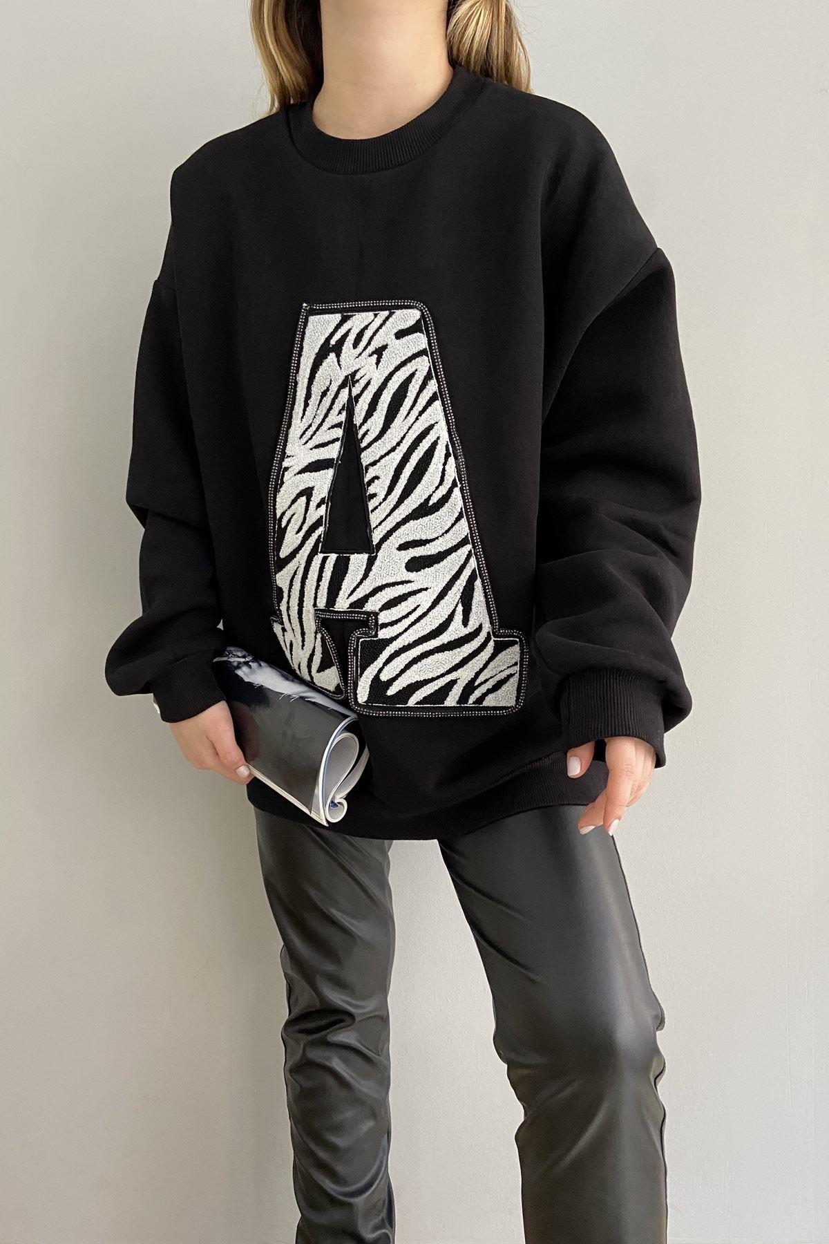PATCH DETAYLI SWEAT