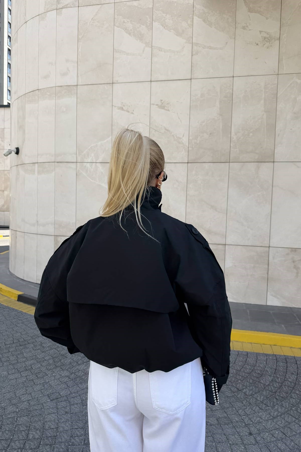 PELERİNLİ KISA TRENÇ