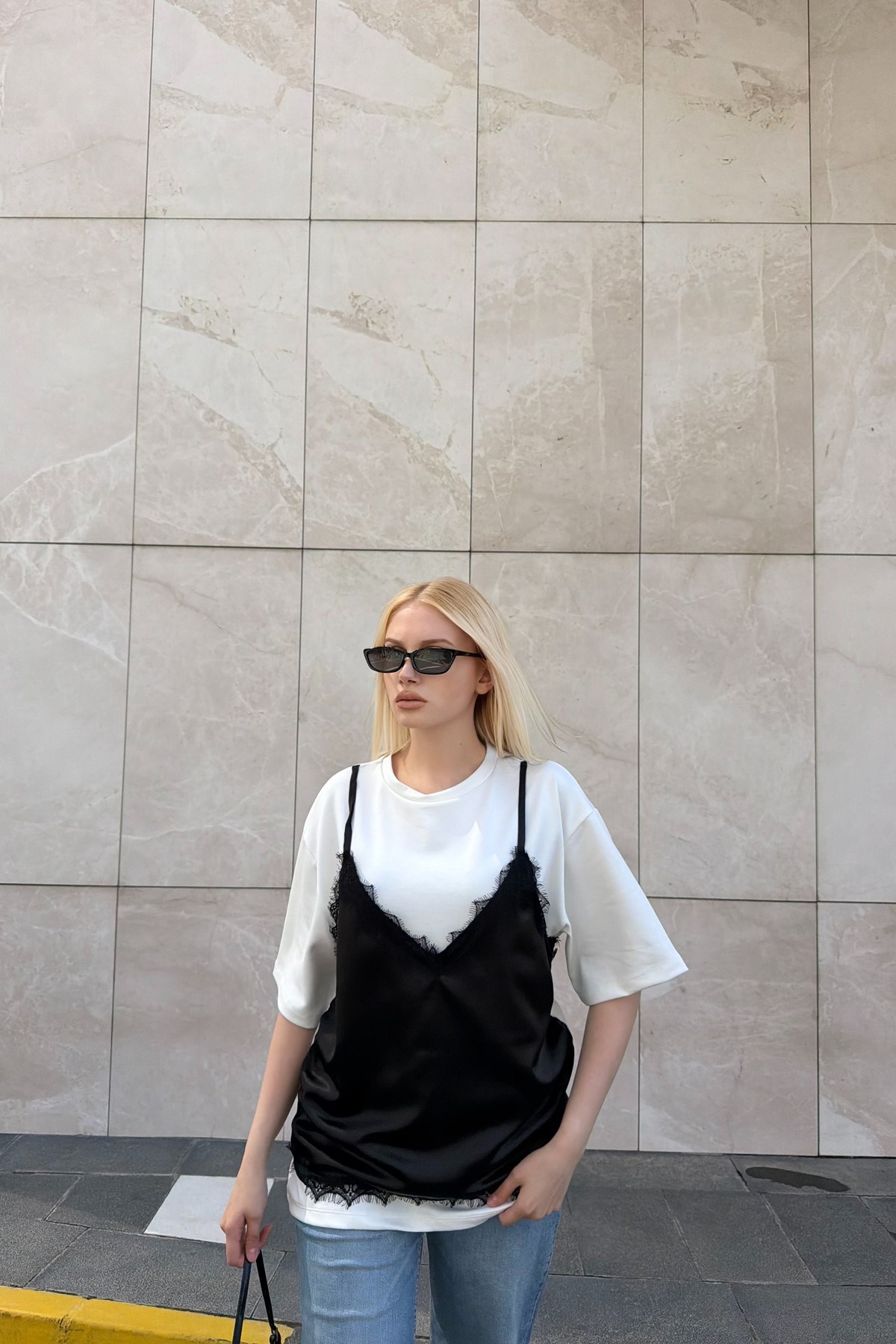 ASKILI SATEN DANTELLİ TSHIRT