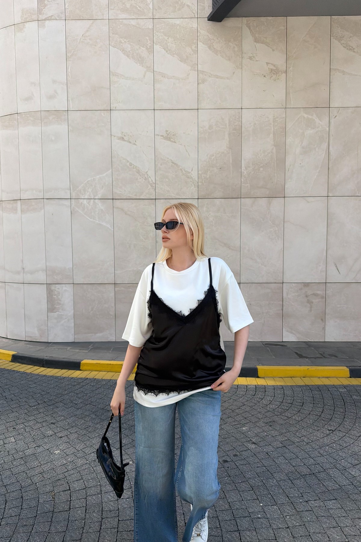 ASKILI SATEN DANTELLİ TSHIRT
