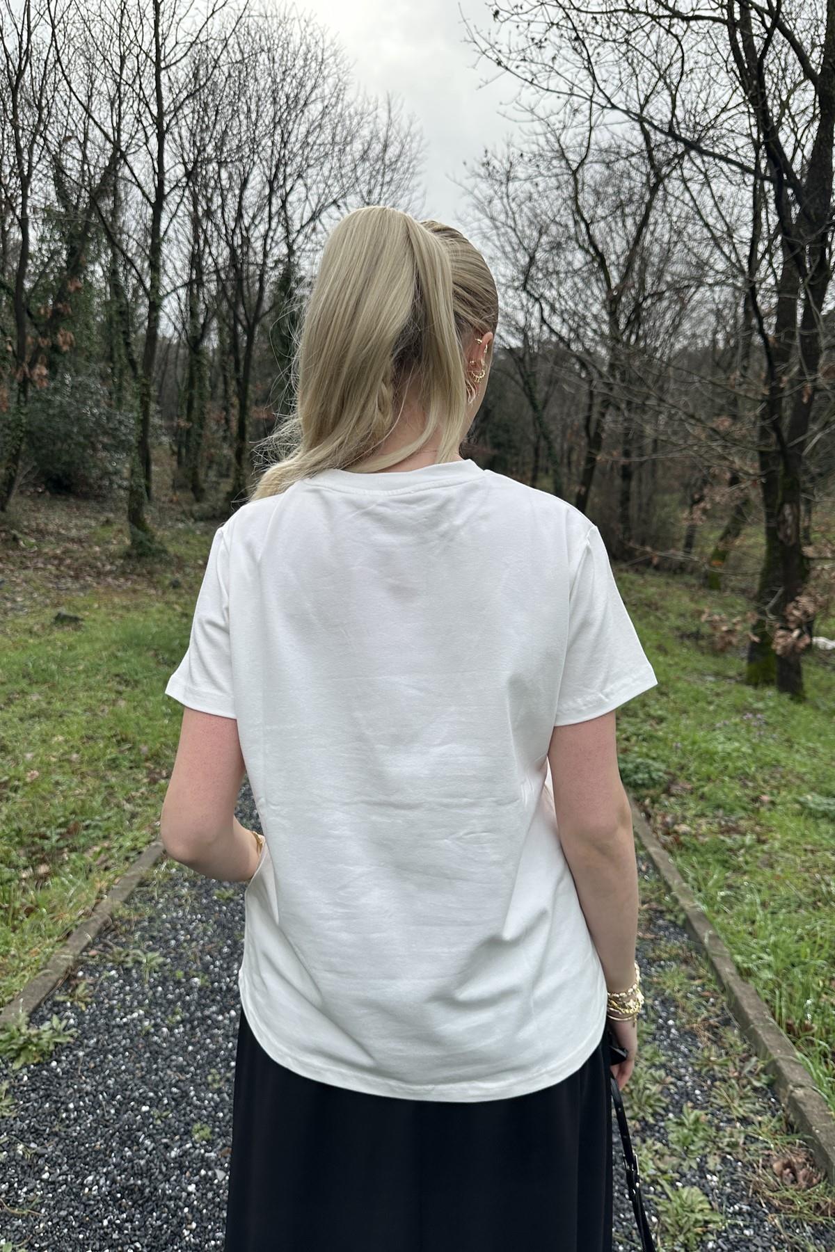 BASKI VE NAKIŞ DETAYLI TSHIRT