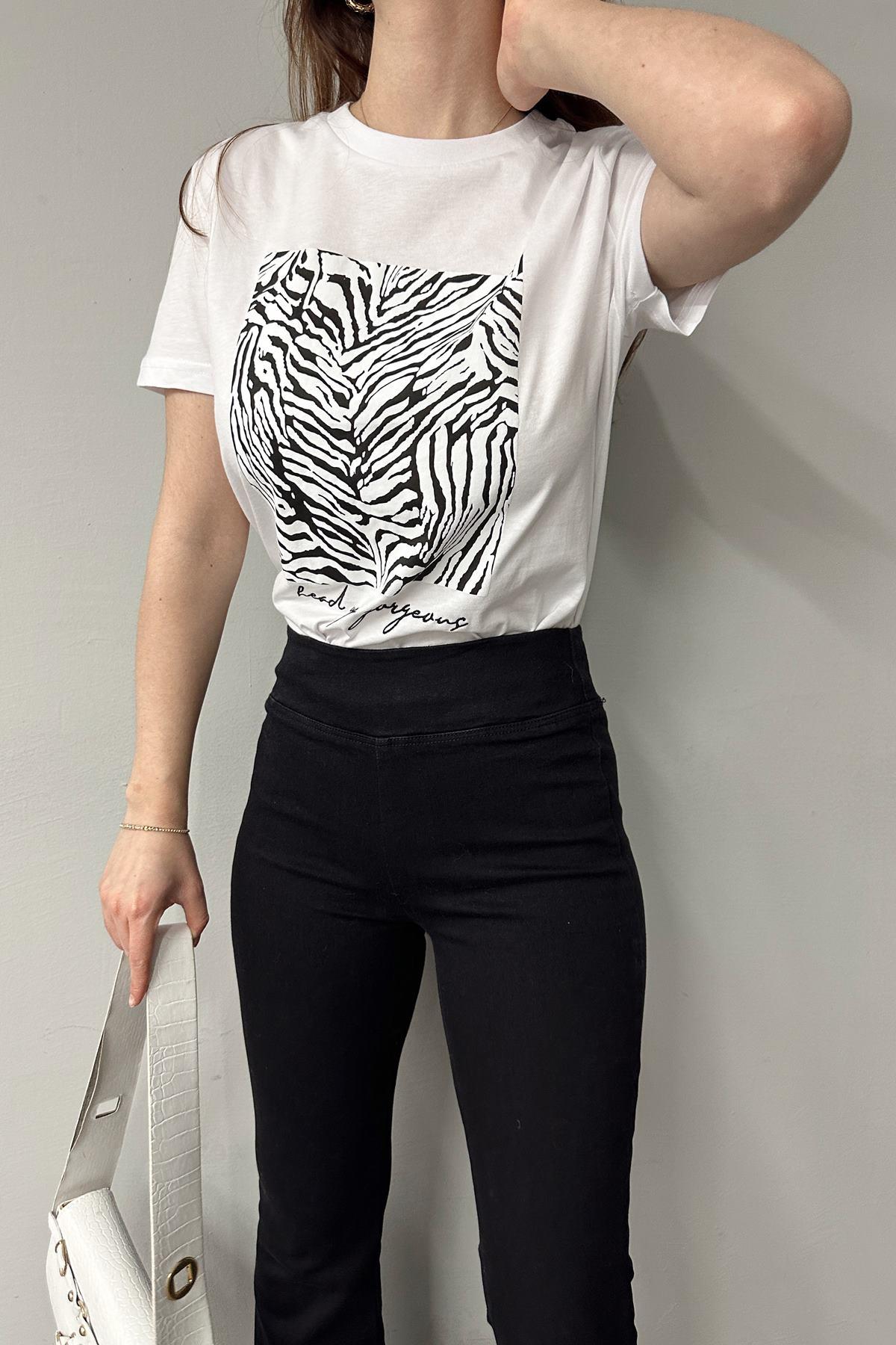 BASKI VE NAKIŞ DETAYLI TSHIRT
