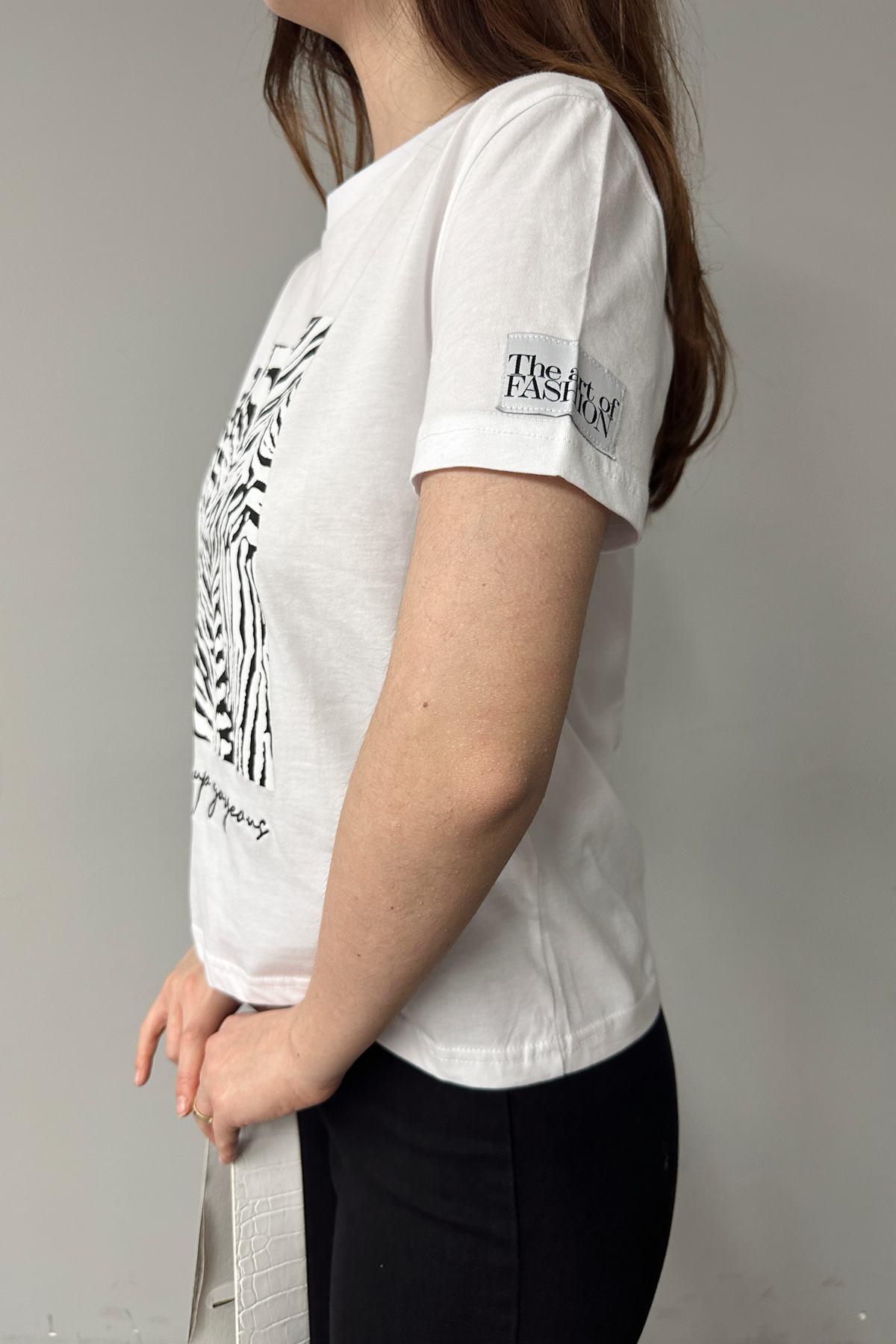 BASKI VE NAKIŞ DETAYLI TSHIRT