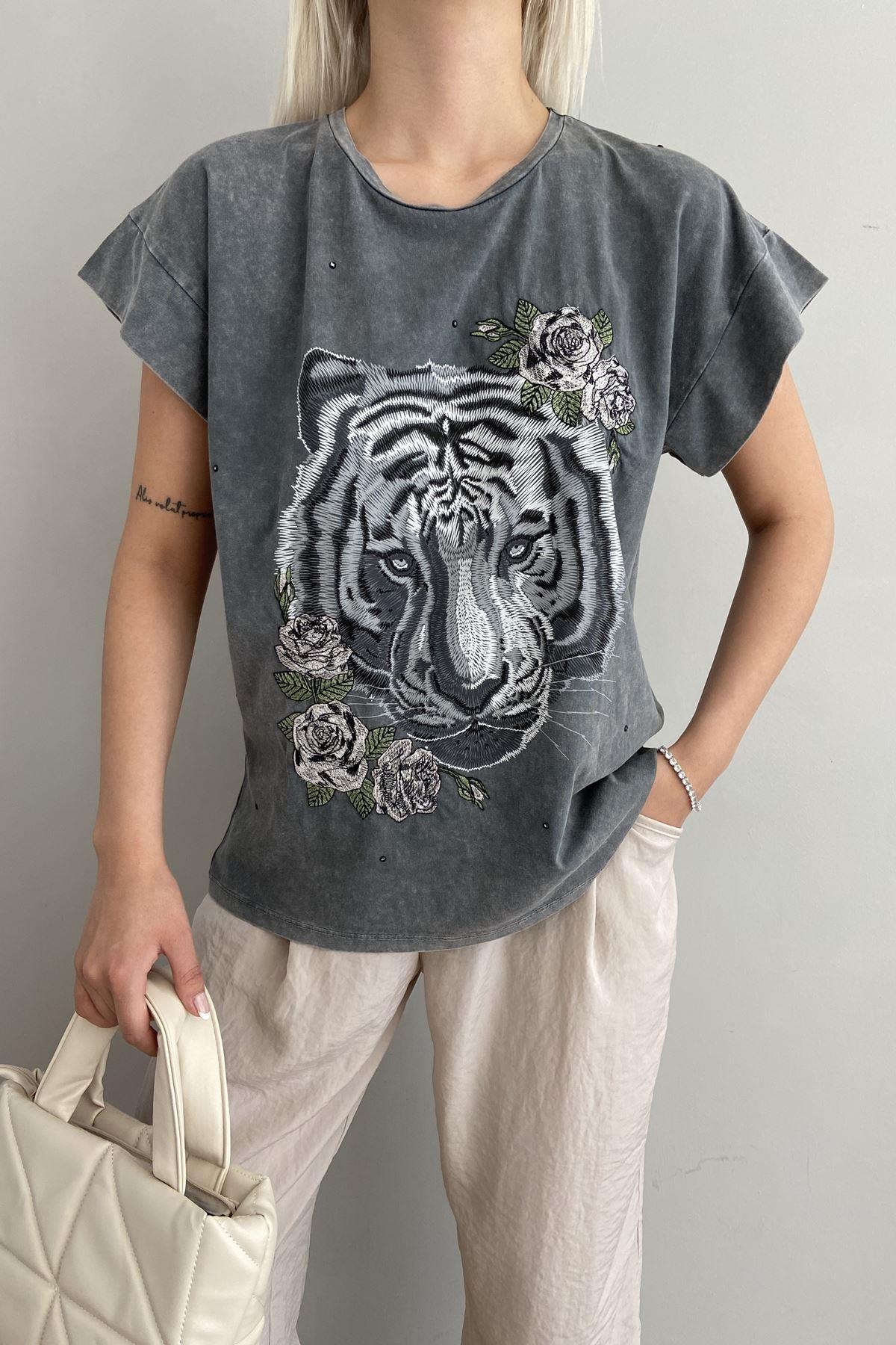 BASKILI YIKAMALI TSHIRT