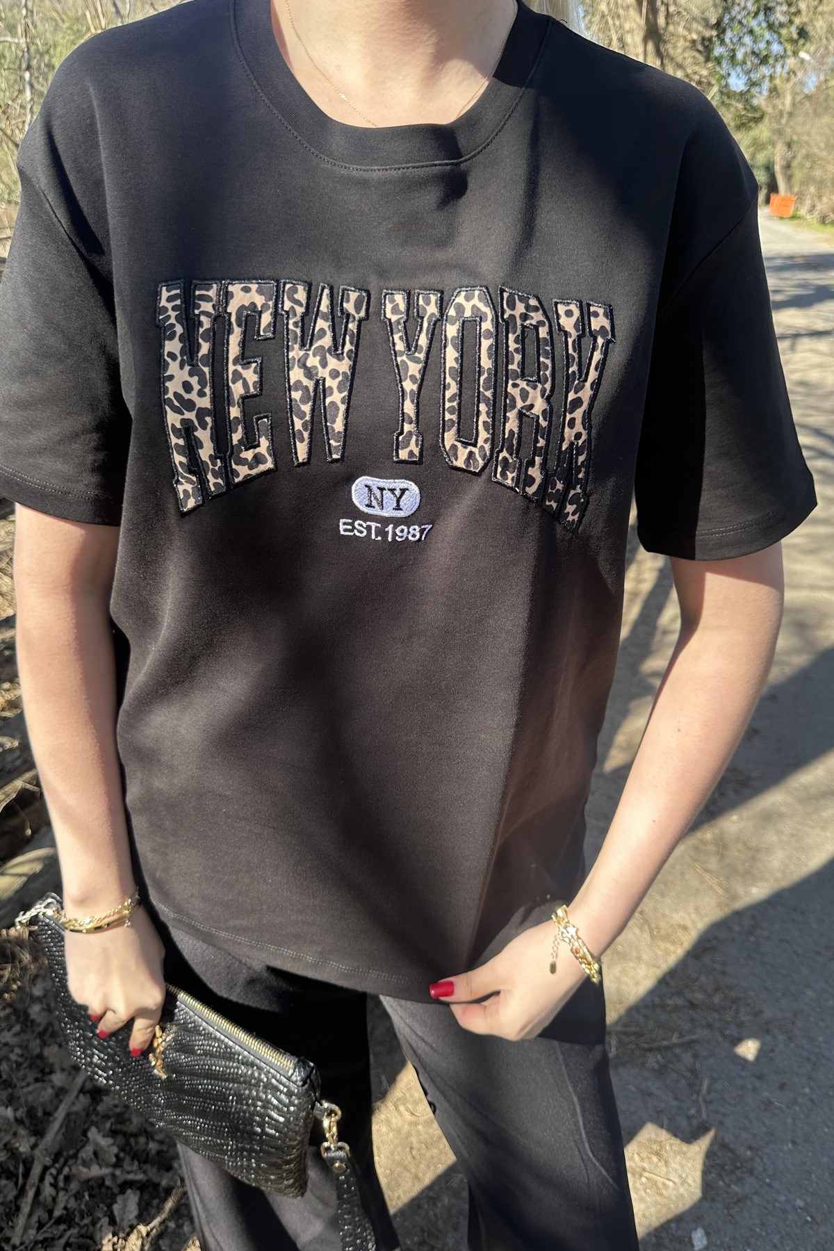 BİSİKLET YAAK NAKIŞ DETAYLI TSHIRT