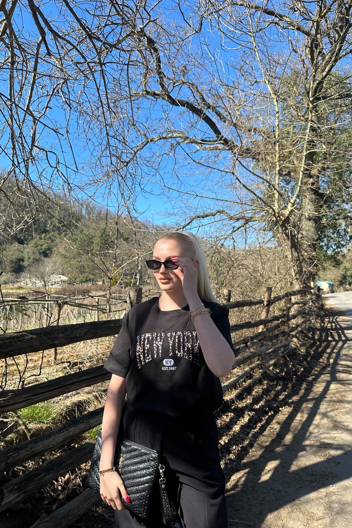 BİSİKLET YAAK NAKIŞ DETAYLI TSHIRT