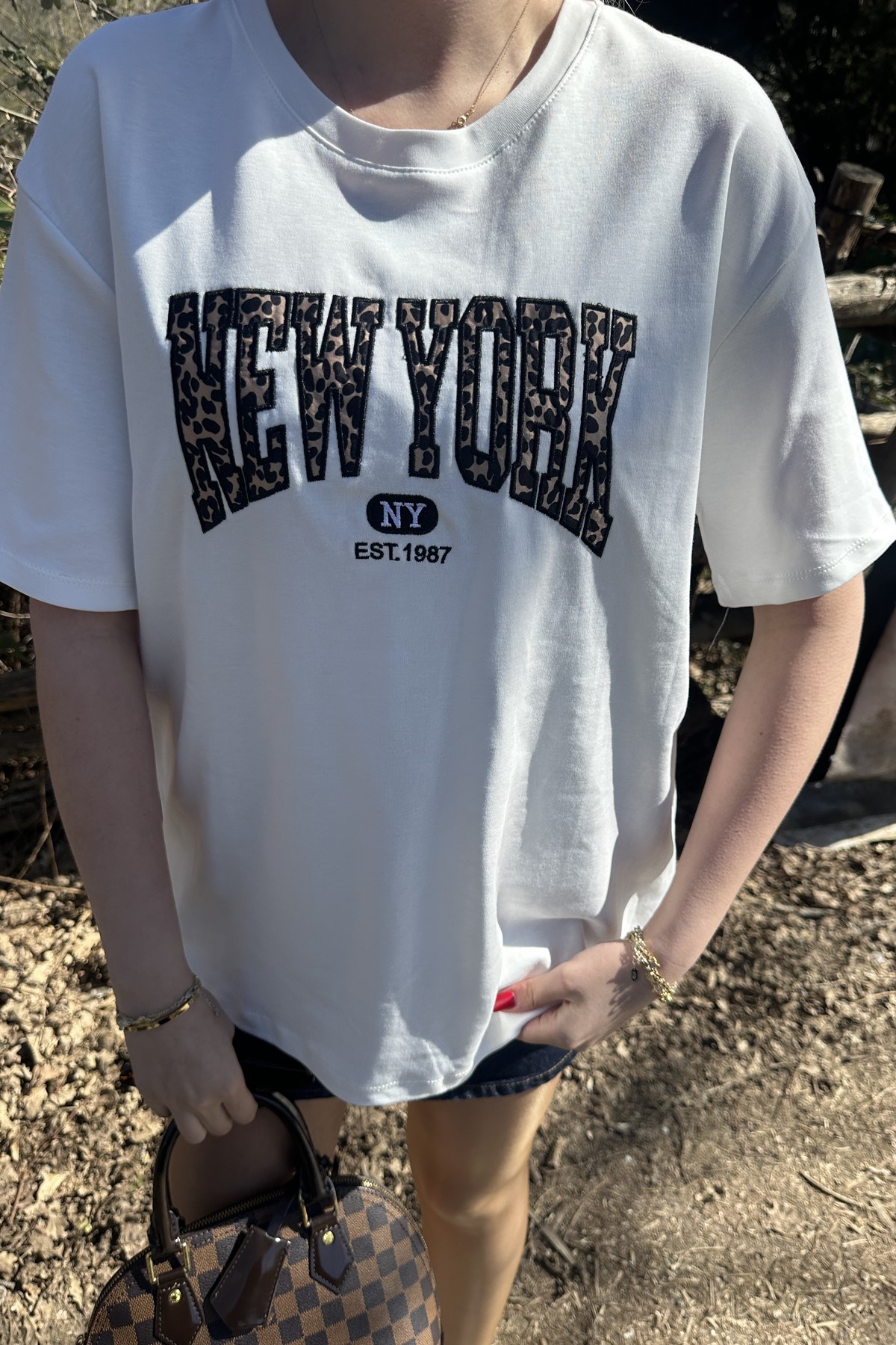 BİSİKLET YAAK NAKIŞ DETAYLI TSHIRT