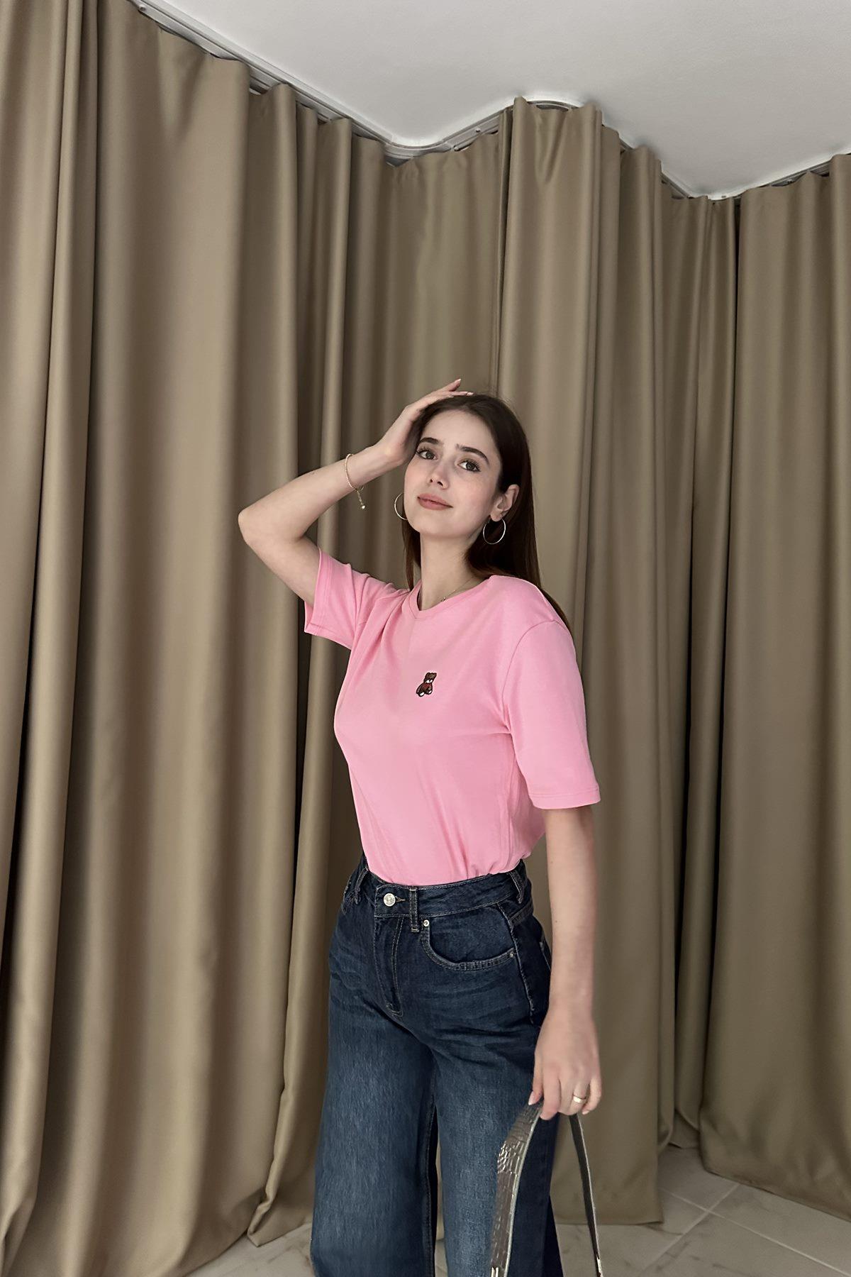 BİSİKLET YAKA AYICIK NAKIŞLI TSHIRT