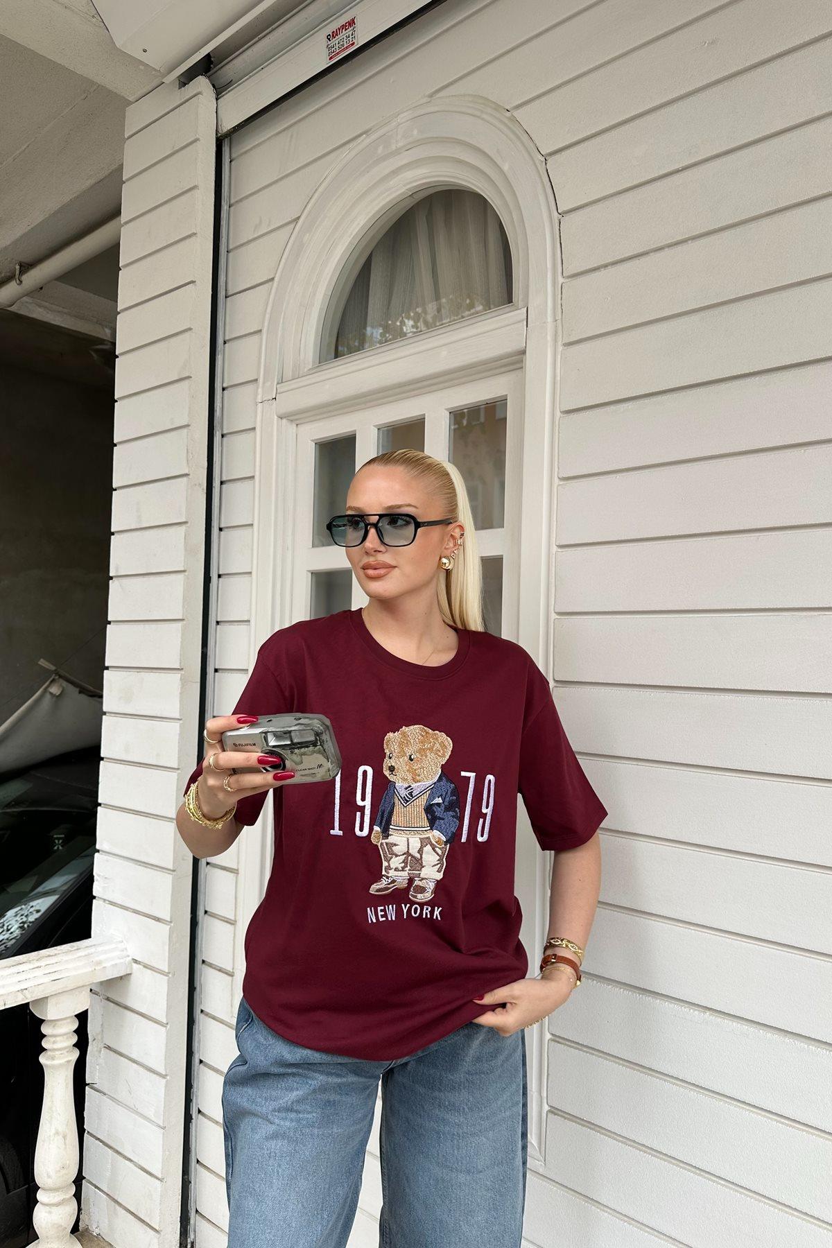 BİSİKLET YAKA AYICIK NAKIŞLI TSHIRT