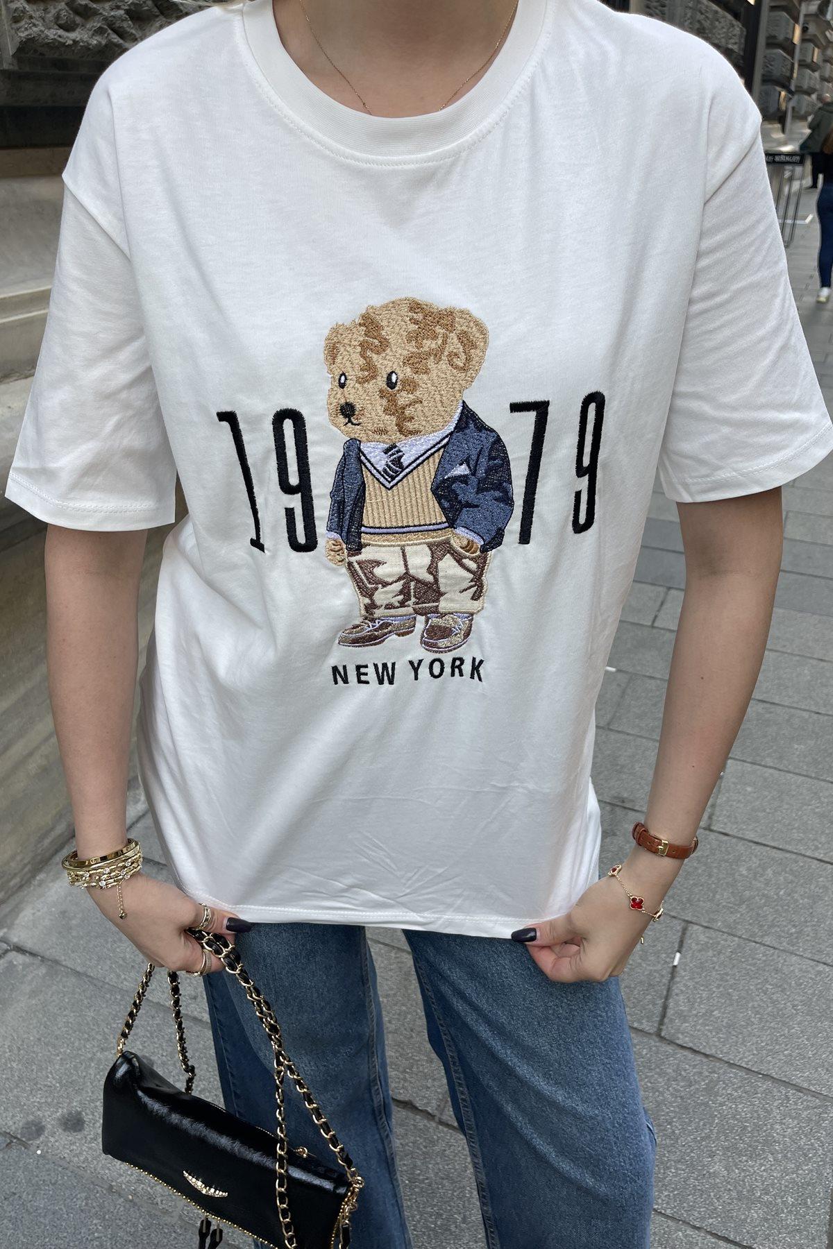 BİSİKLET YAKA AYICIK NAKIŞLI TSHIRT