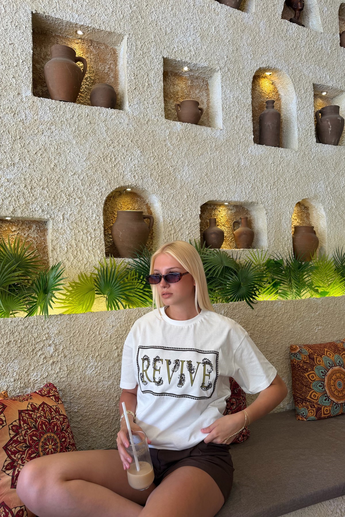 BİSİKLET YAKA BASKI VE NAKIŞ DETAY TSHIRT