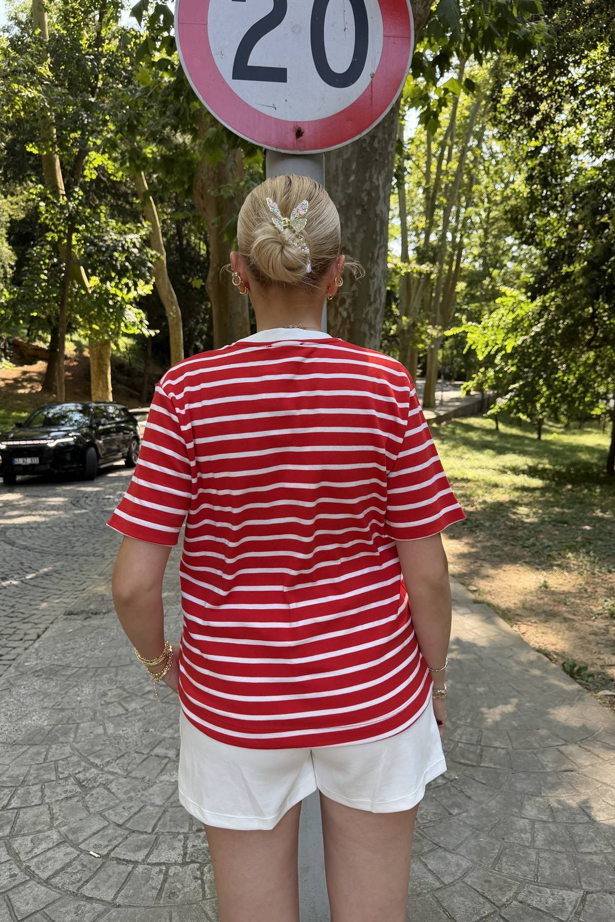 BİSİKLET YAKA ÇİZGİ DETAY TSHIRT