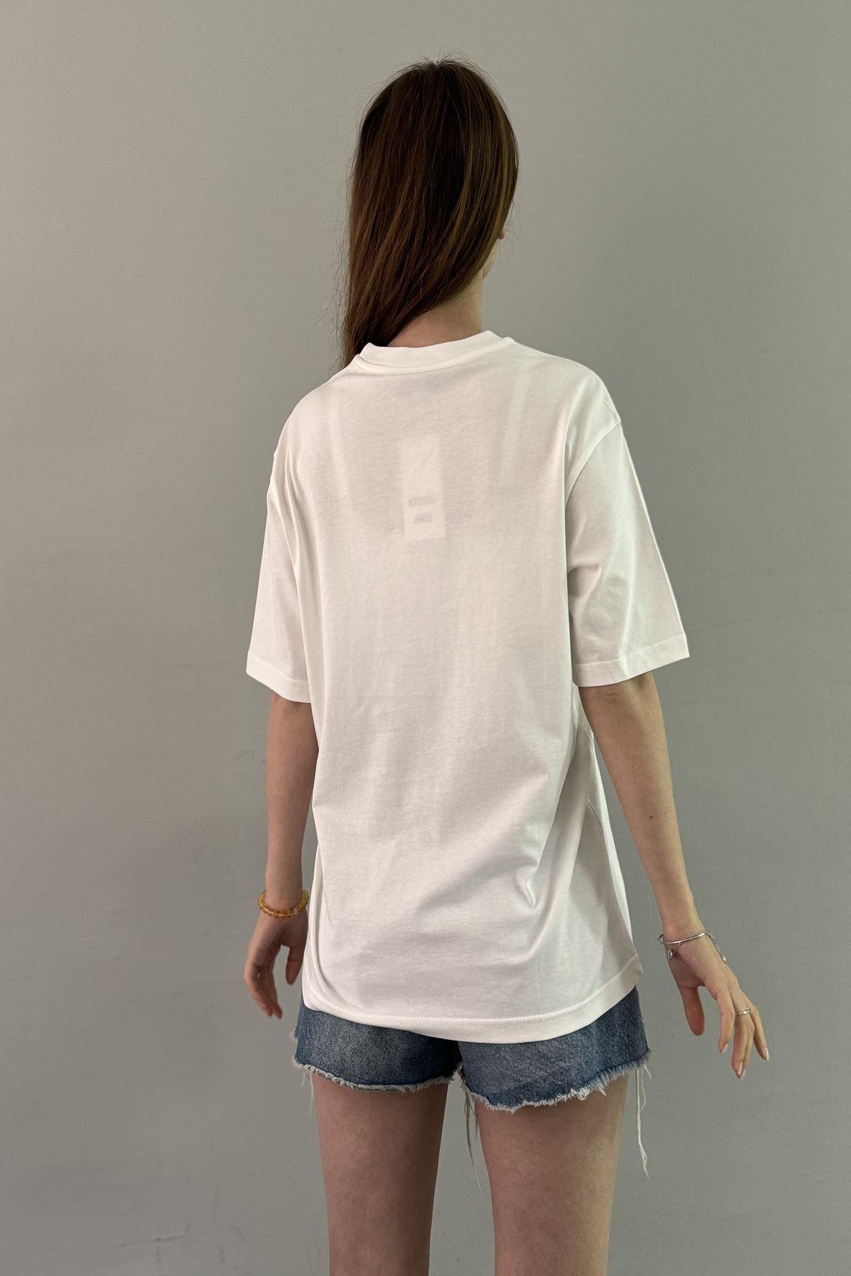 BİSİKLET YAKA NAKIŞ DETAY TSHIRT