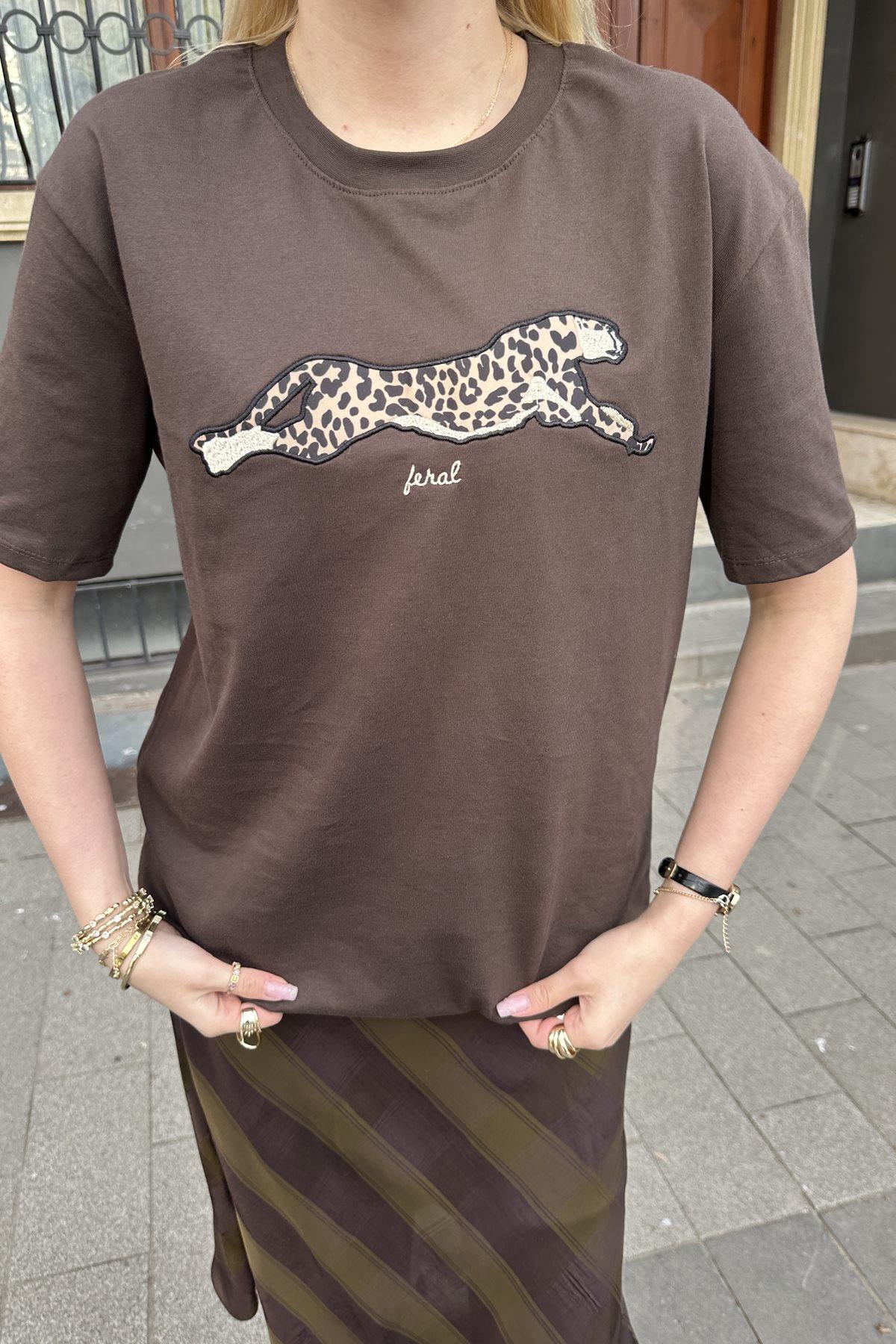 BİSİKLET YAKA NAKIŞ DETAY TSHIRT