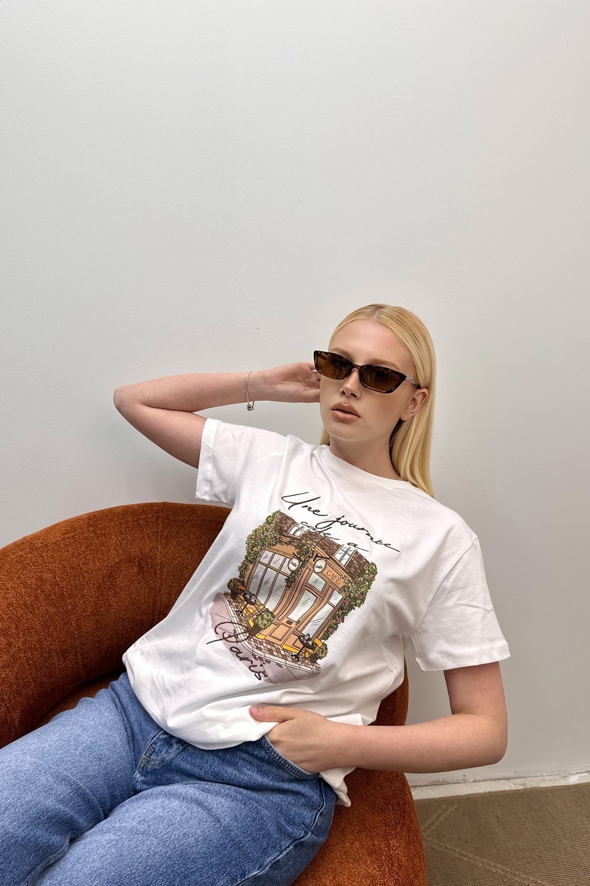 BİSİKLET YAKA NAKIŞ VE BASKI DETAY TSHIRT