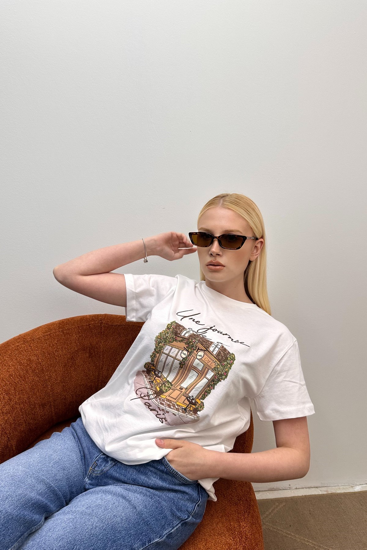 BİSİKLET YAKA NAKIŞ VE BASKI DETAY TSHIRT