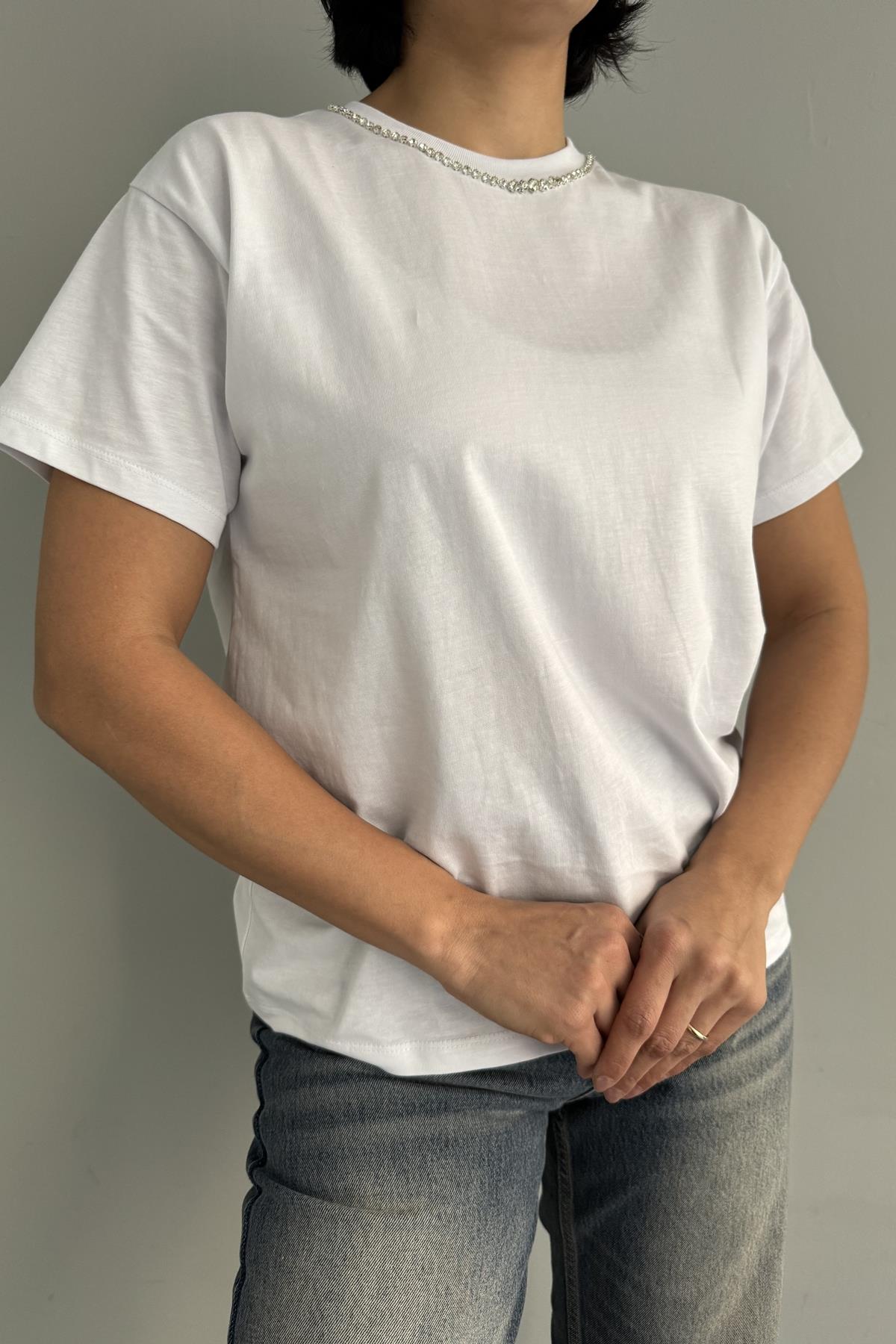 BİSİKLET YAKA TAŞ DETAY TSHIRT