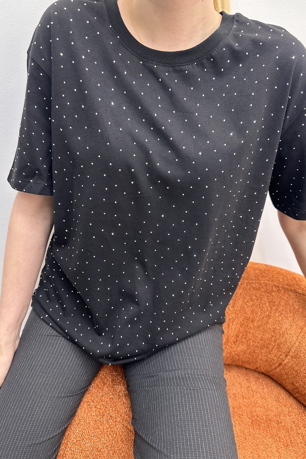 BİSİKLET YAKA TAŞ DETAY TSHIRT