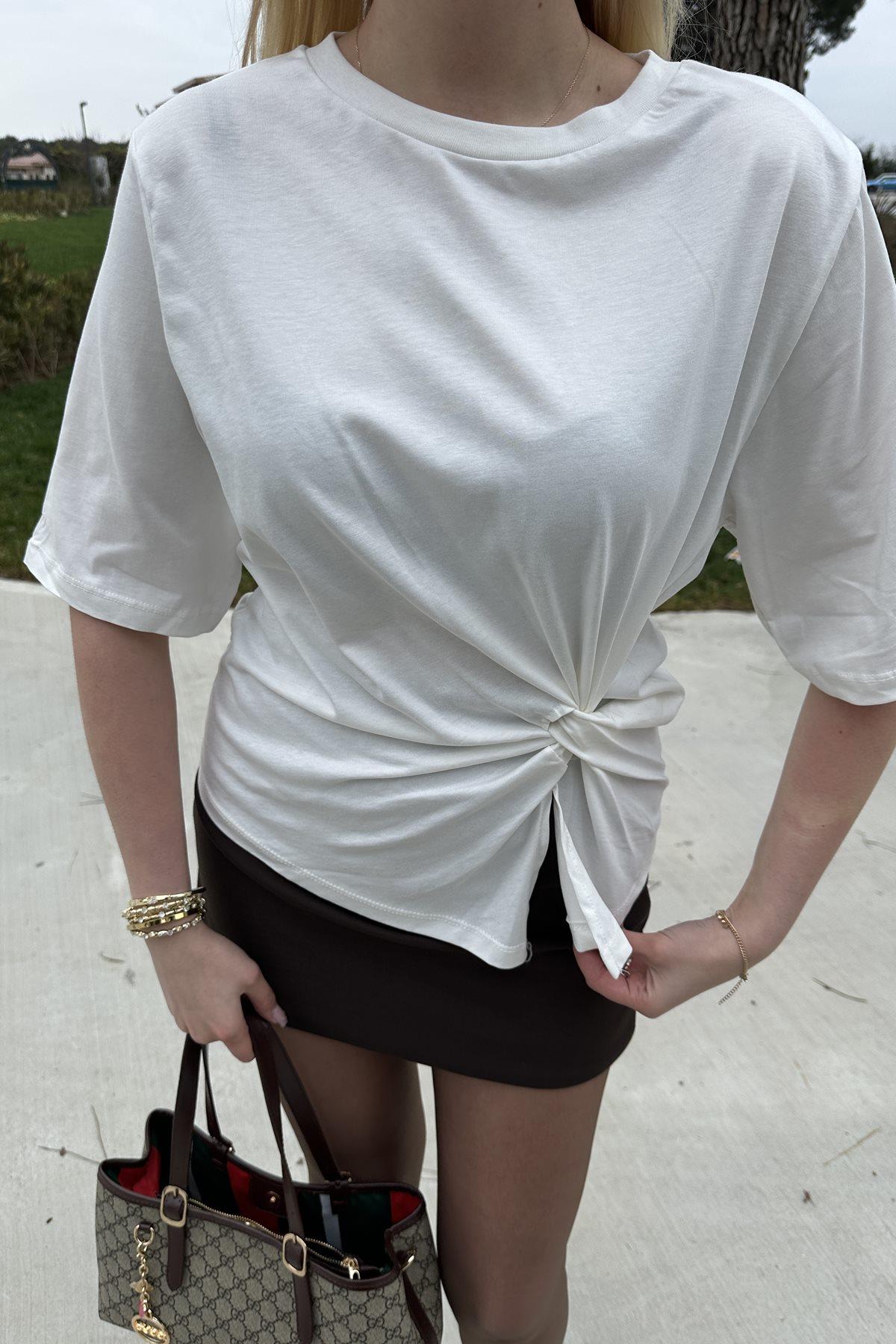 BİSİKLET YAKAA DÜĞÜM DETAYLI TSHIRT