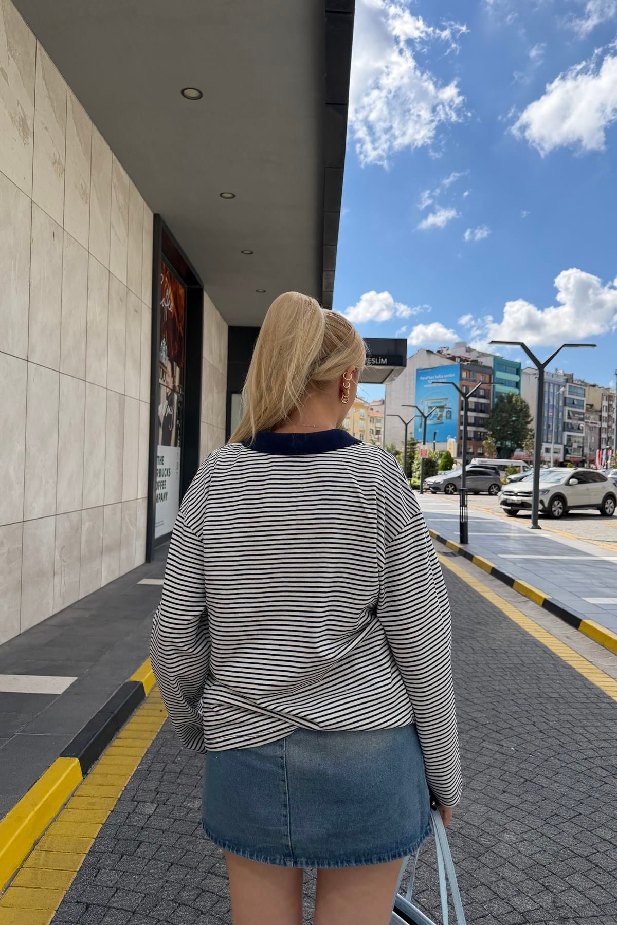 ÇİZGİLİ YAKALI TSHIRT