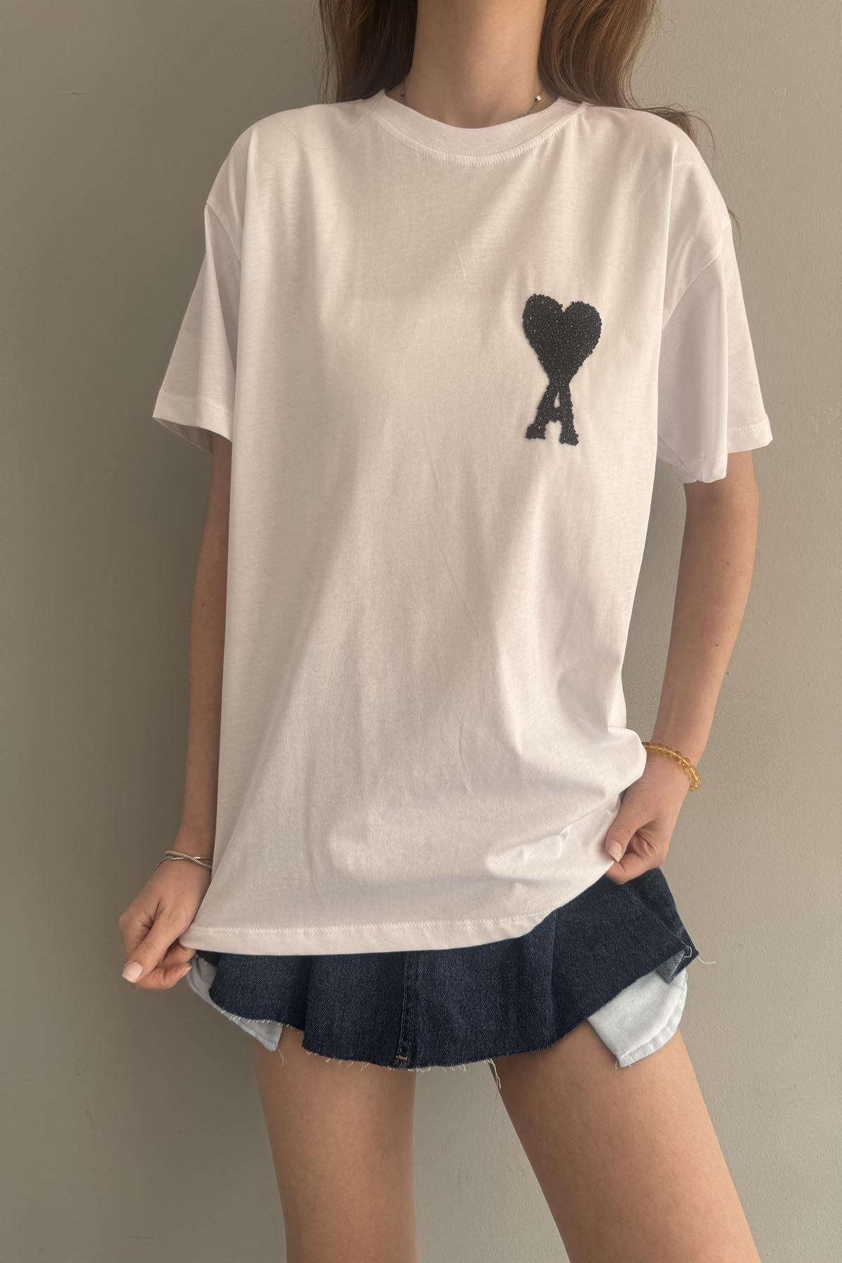 KALP BASKI DETAY TSHIRT