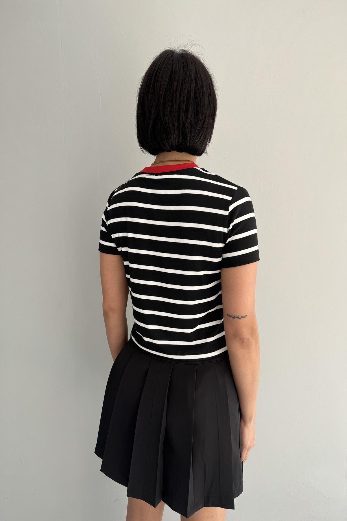KALP NAKIŞLI ÇİZGİLİ CROP TSHIRT