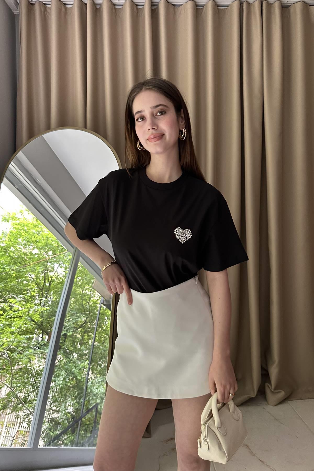 KALP TAŞ DETAYLI TSHIRT