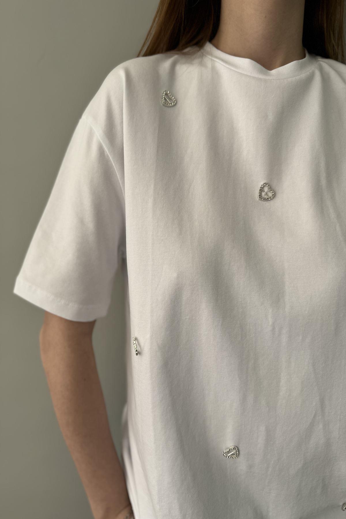 KALPLİ TAŞ DETAY TSHIRT
