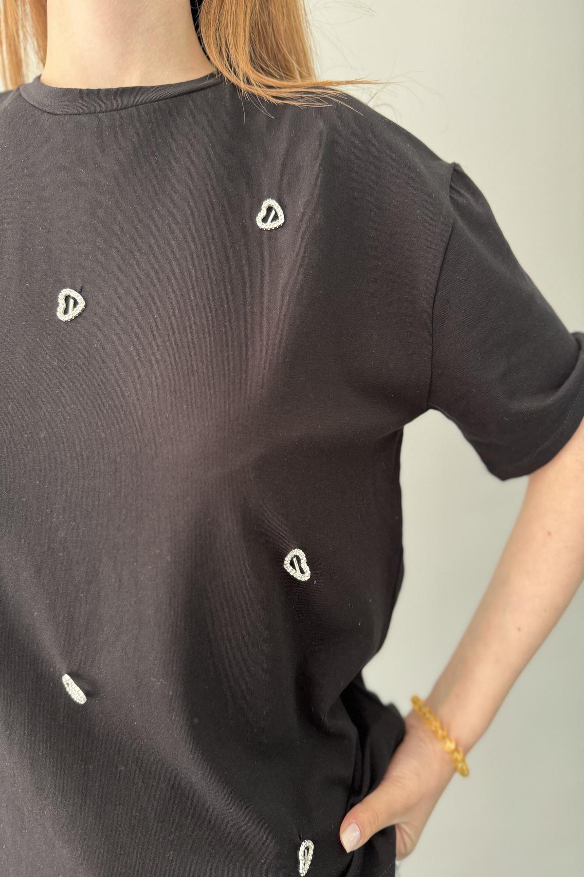 KALPLİ TAŞ DETAY TSHIRT