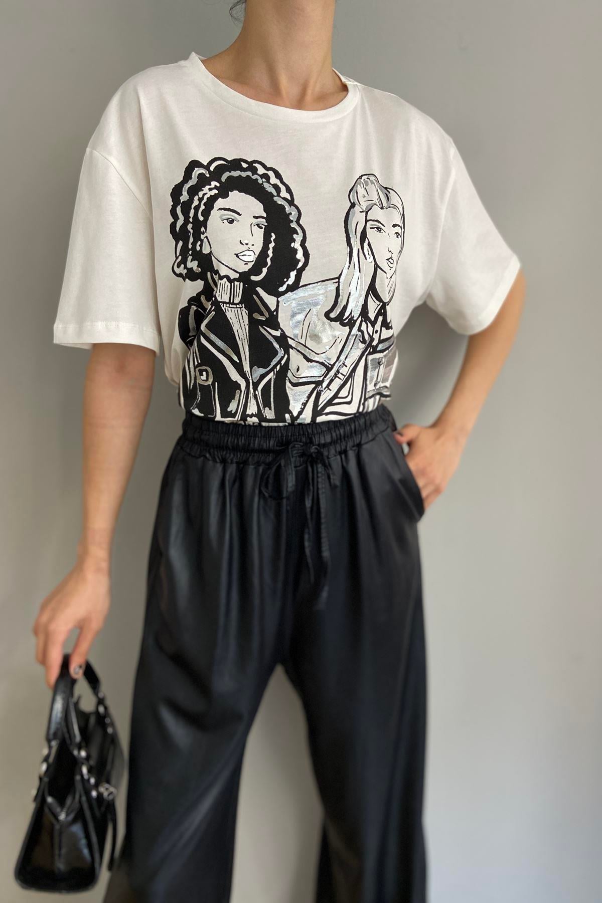 KIZ BASKILI BİSİKLET YAKA TSHIRT