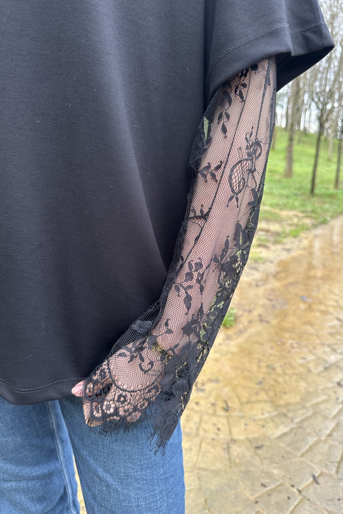 KOLLARI DANTEL DETAY MODAL TSHIRT