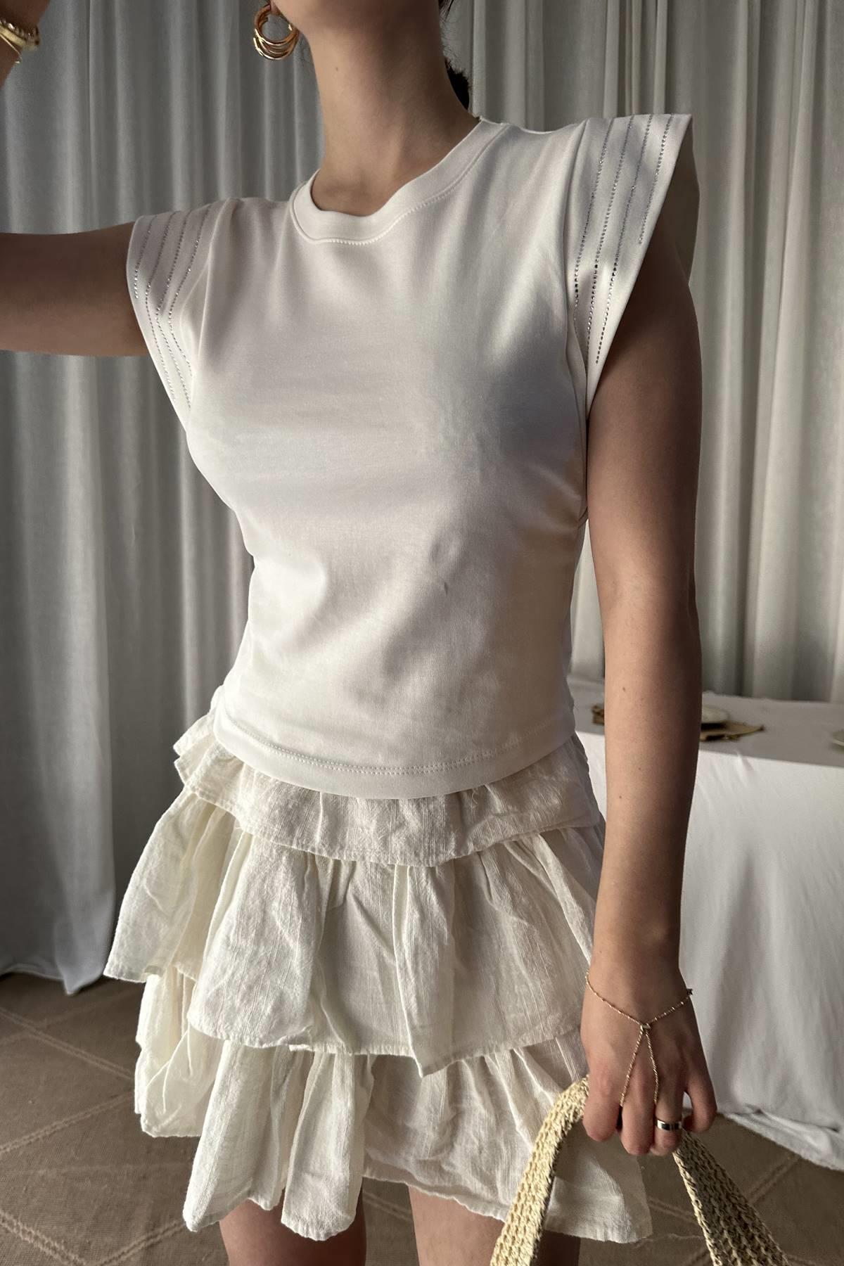 OMUZ AKSESUARLI TSHIRT
