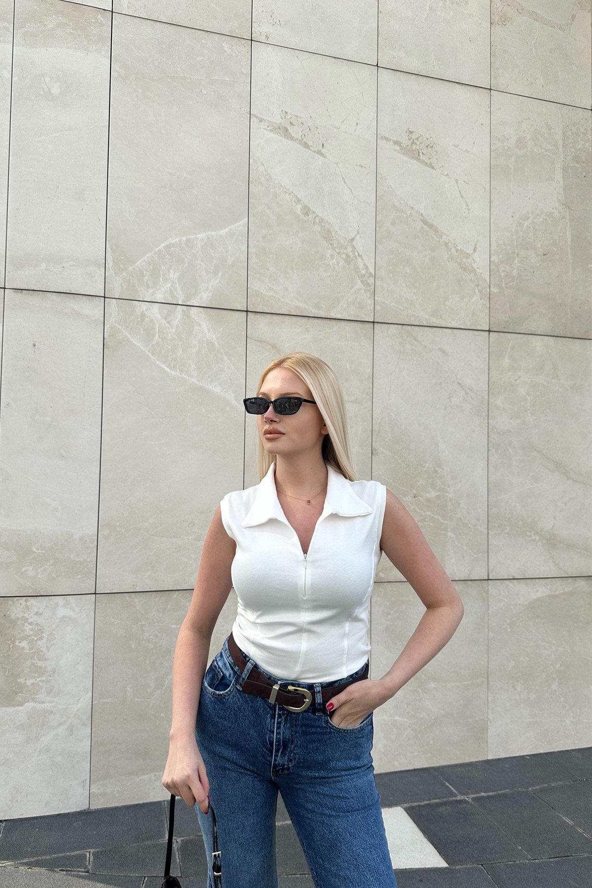 POLO YAKA GİZLİFERMUARLI T-SHIRT