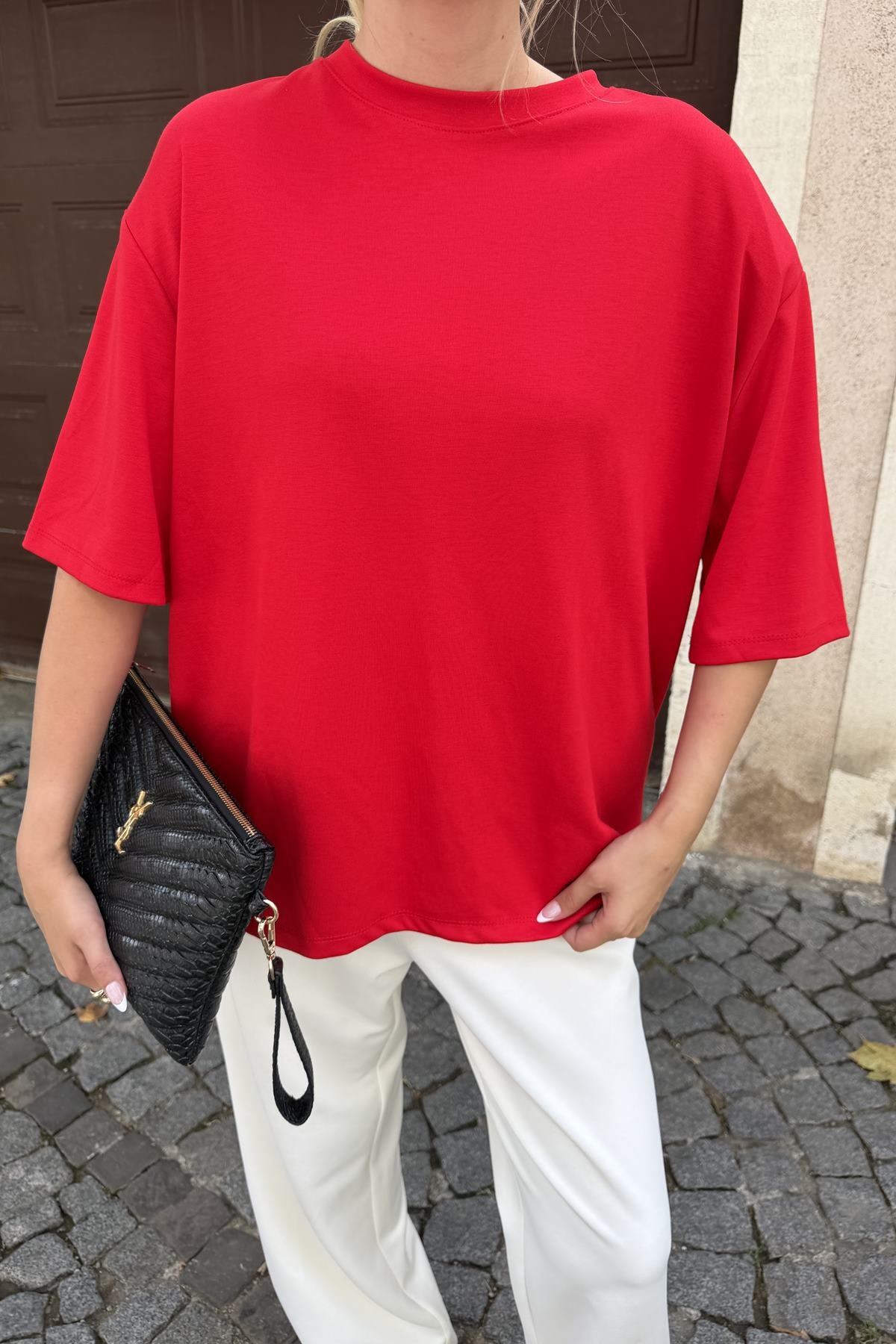 SIRTI TAŞLI KALP DETAY TSHIRT